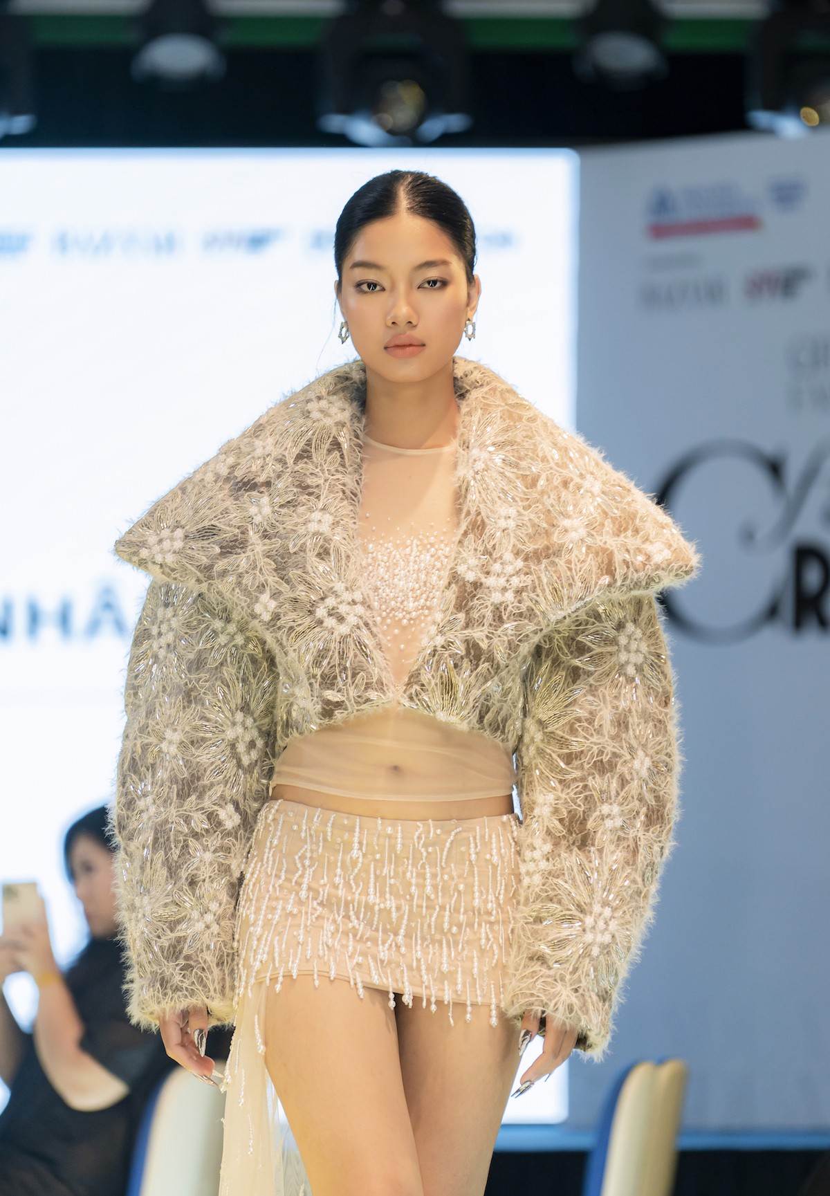 Giải Ba thuộc về NTK Nhân Thị Lan