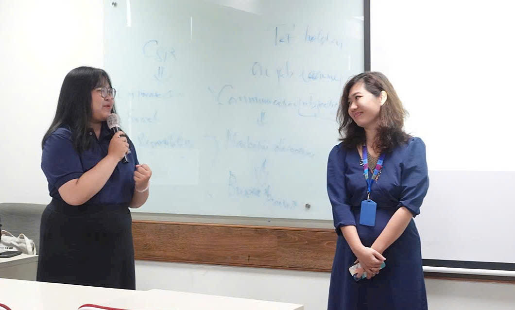 15 năm kinh nghiệm làm nghề là chất liệu đặc biệt trong những bài giảng của cô Linh