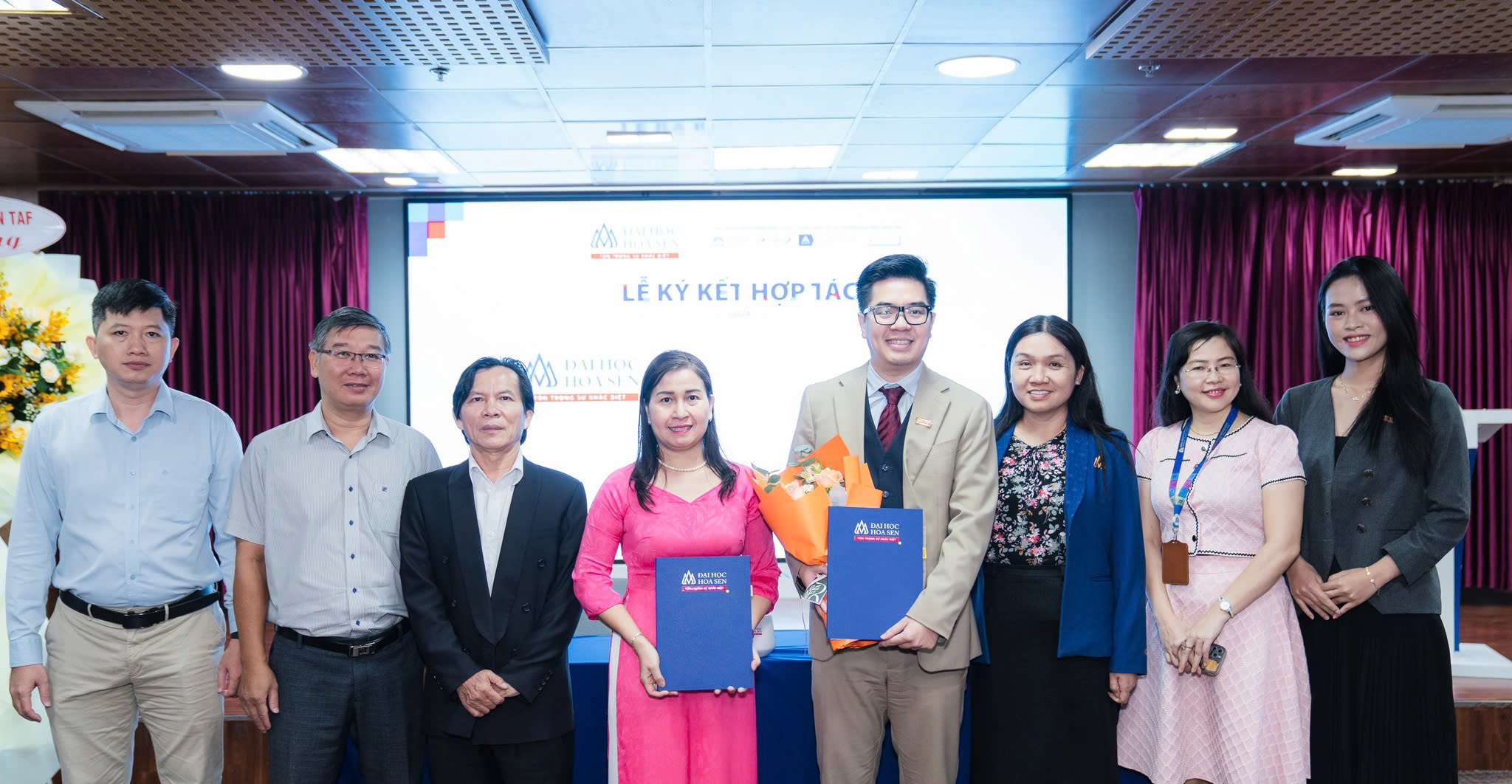 Cô Trang và Khoa Tài chính - Ngân hàng không ngừng mở rộng kết nối với doanh nghiệp để tạo cơ hội trải nghiệm thực tế cho sinh viên