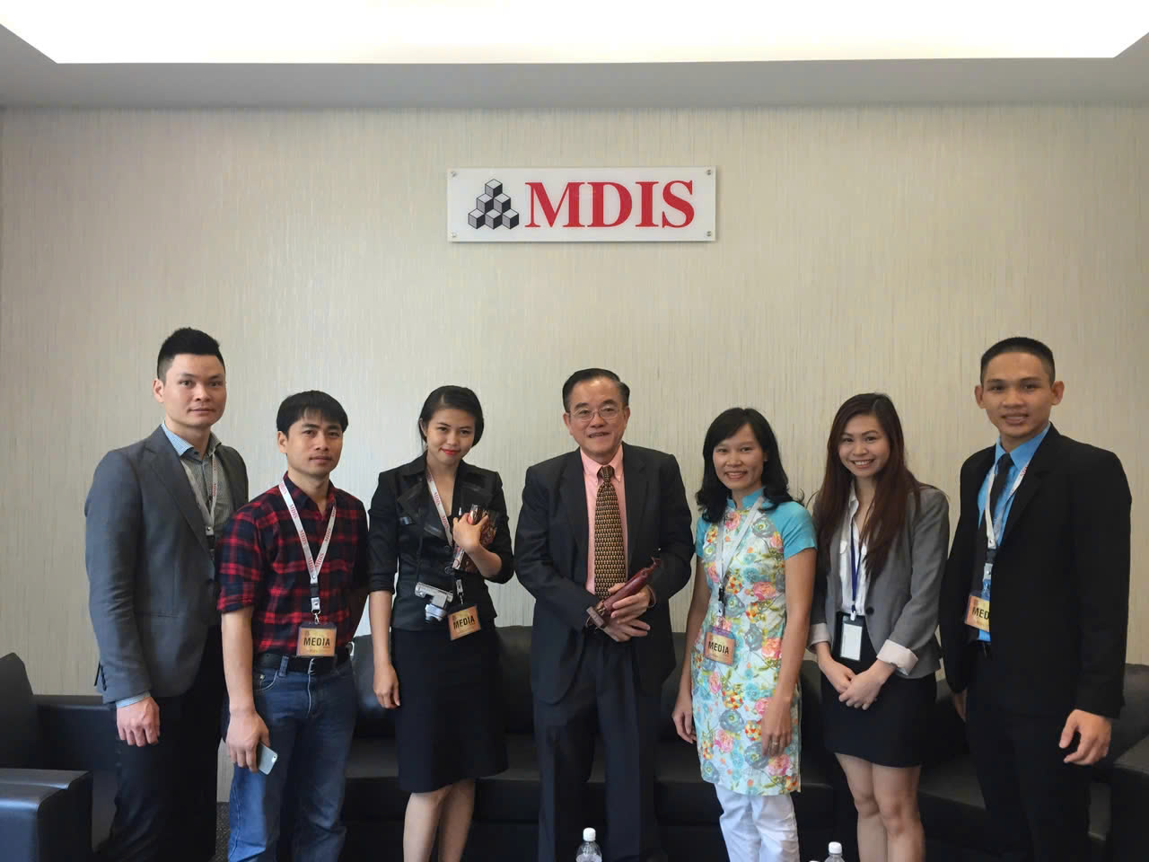 ThS Mai Quyết Thắng từng là đại diện truyền thông của Trường ĐH MDIS (Singapore) tại Việt Nam dắt đoàn báo chí Việt Nam sang Trường giao lưu