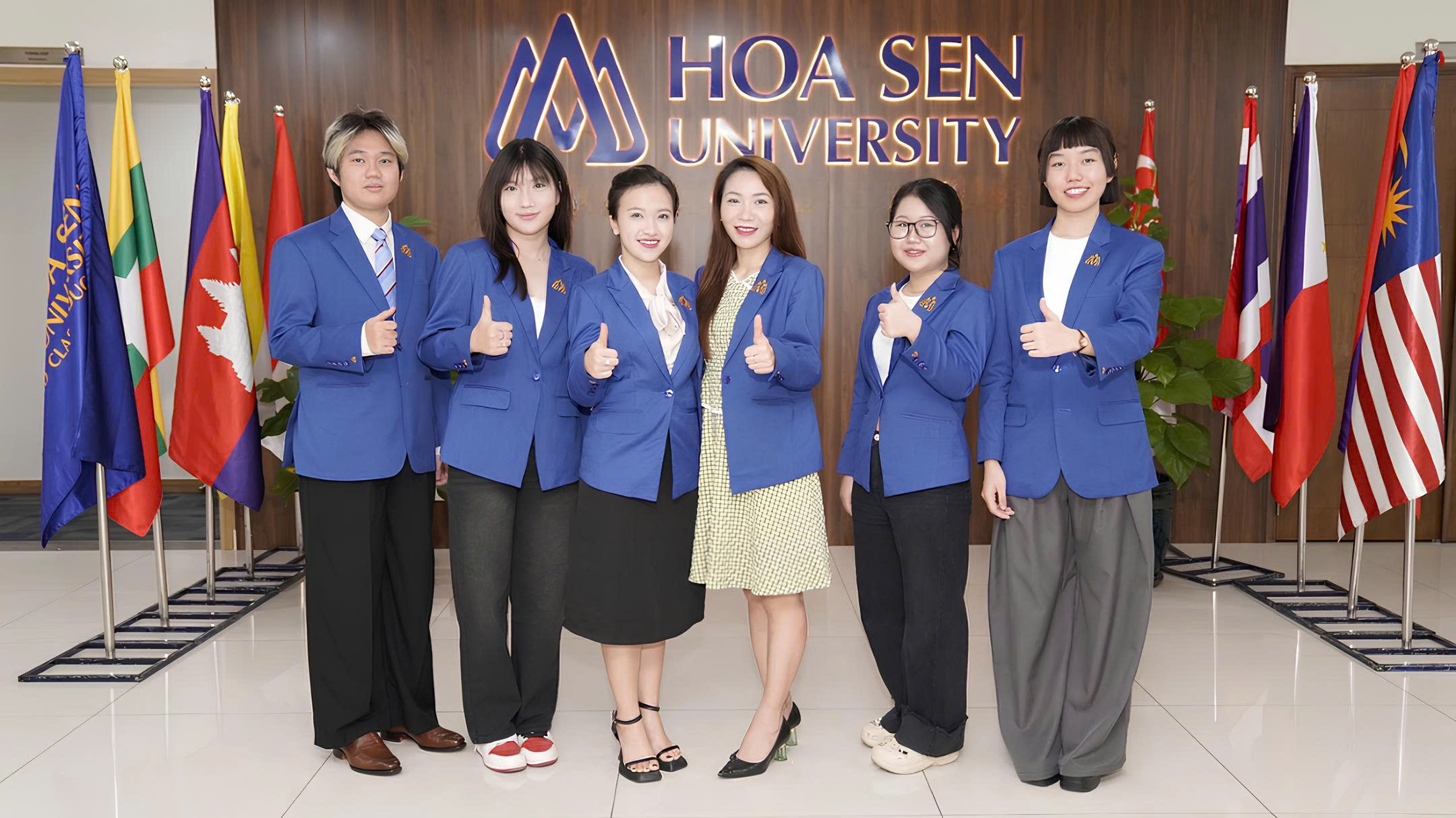 Cô Trà và nhóm Số Độc Tôn đã đạt giải Ba nội dung Ý tưởng kinh doanh số tại cuộc thi Sinh viên kinh doanh số năm 2024