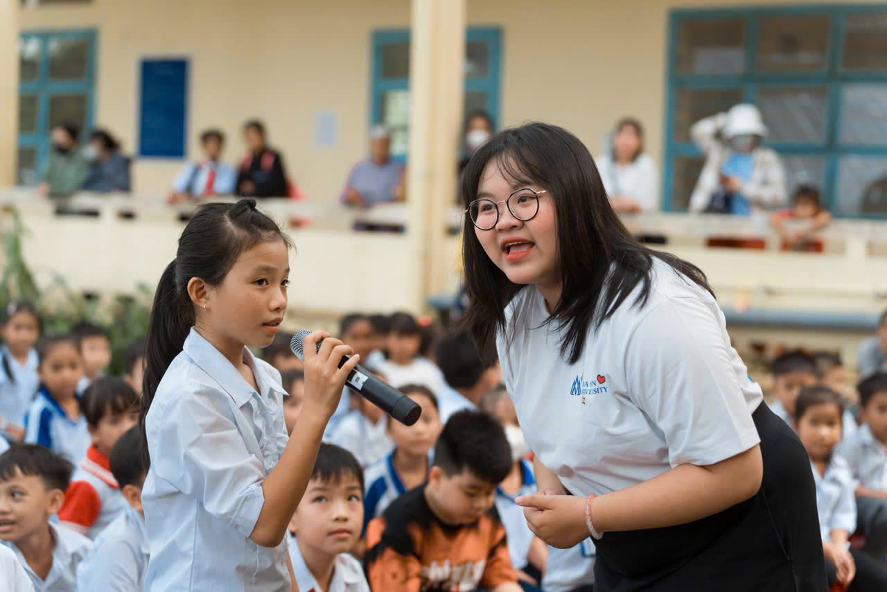 Điểm sáng của Ái Vy là trải nghiệm phong phú và năng lượng tích cực