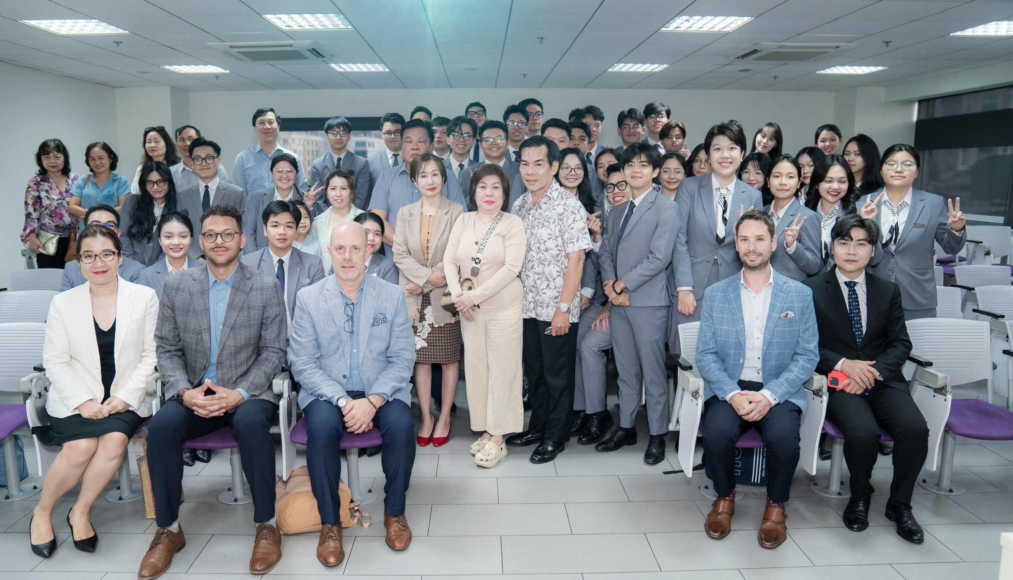 Sinh viên Hoa Sen Elite khóa 2023