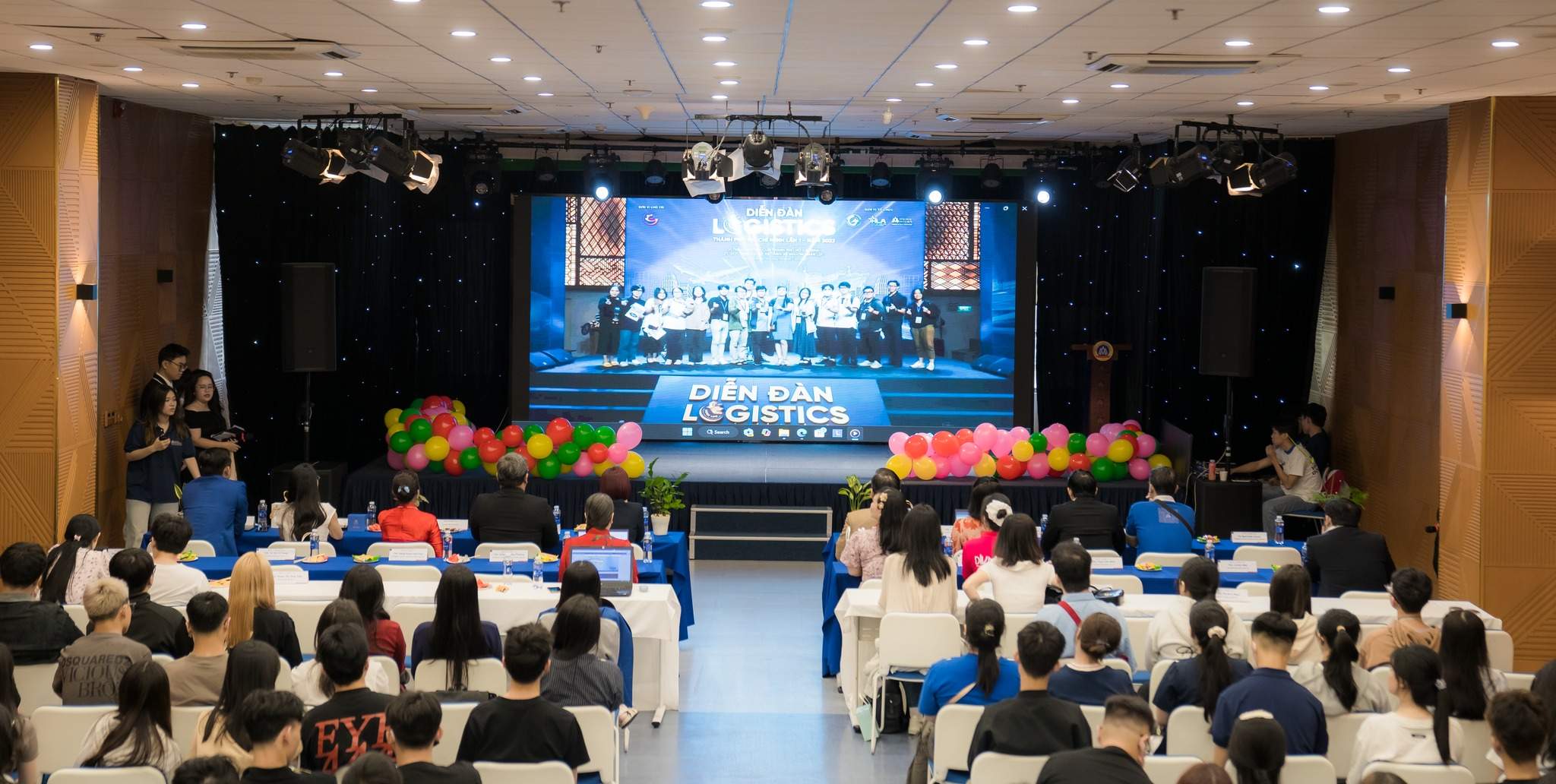 Khoa Logistics – Thương mại Quốc tế HSU