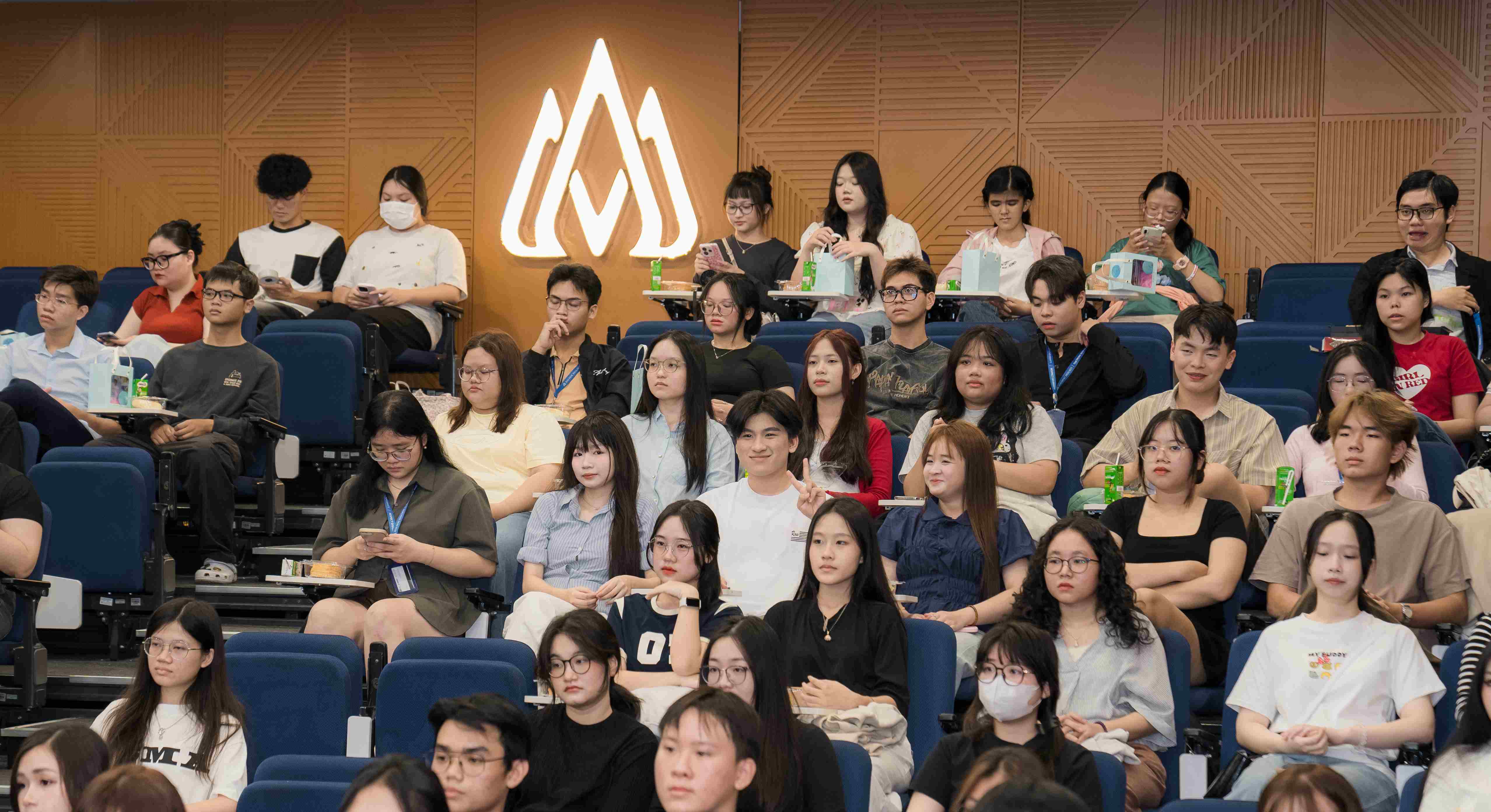 Chào đón Tân sinh viên khoa Luật - Tâm lý HSU