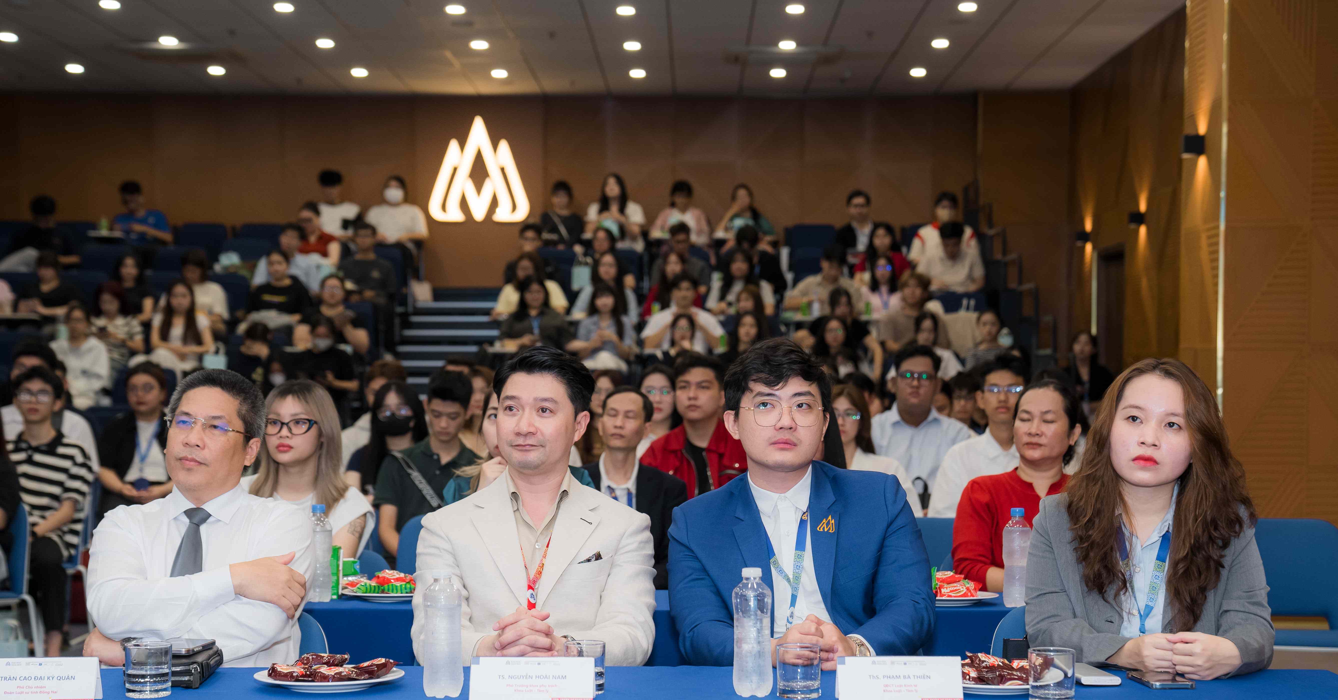 Chào đón Tân sinh viên khoa Luật - Tâm lý HSU