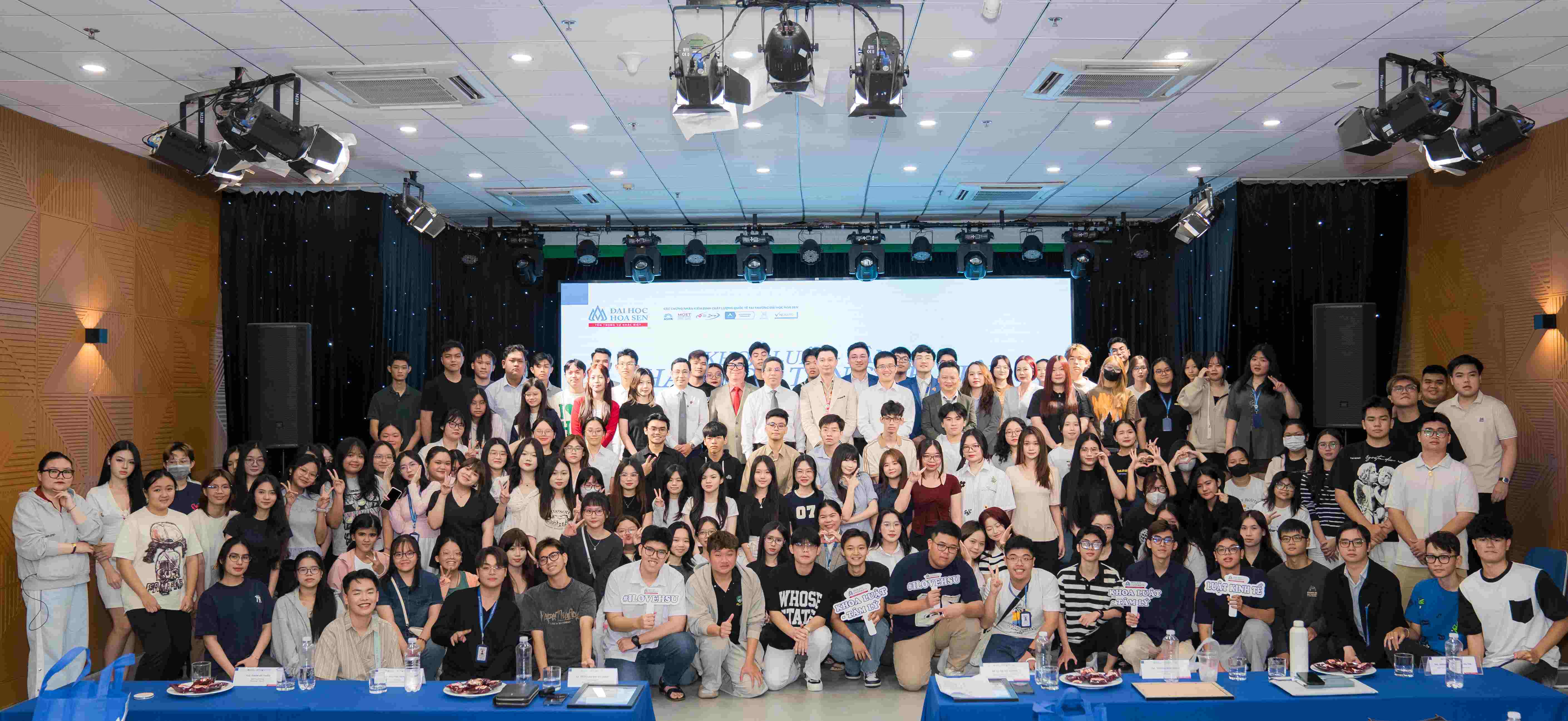 Chào đón Tân sinh viên khoa Luật - Tâm lý HSU