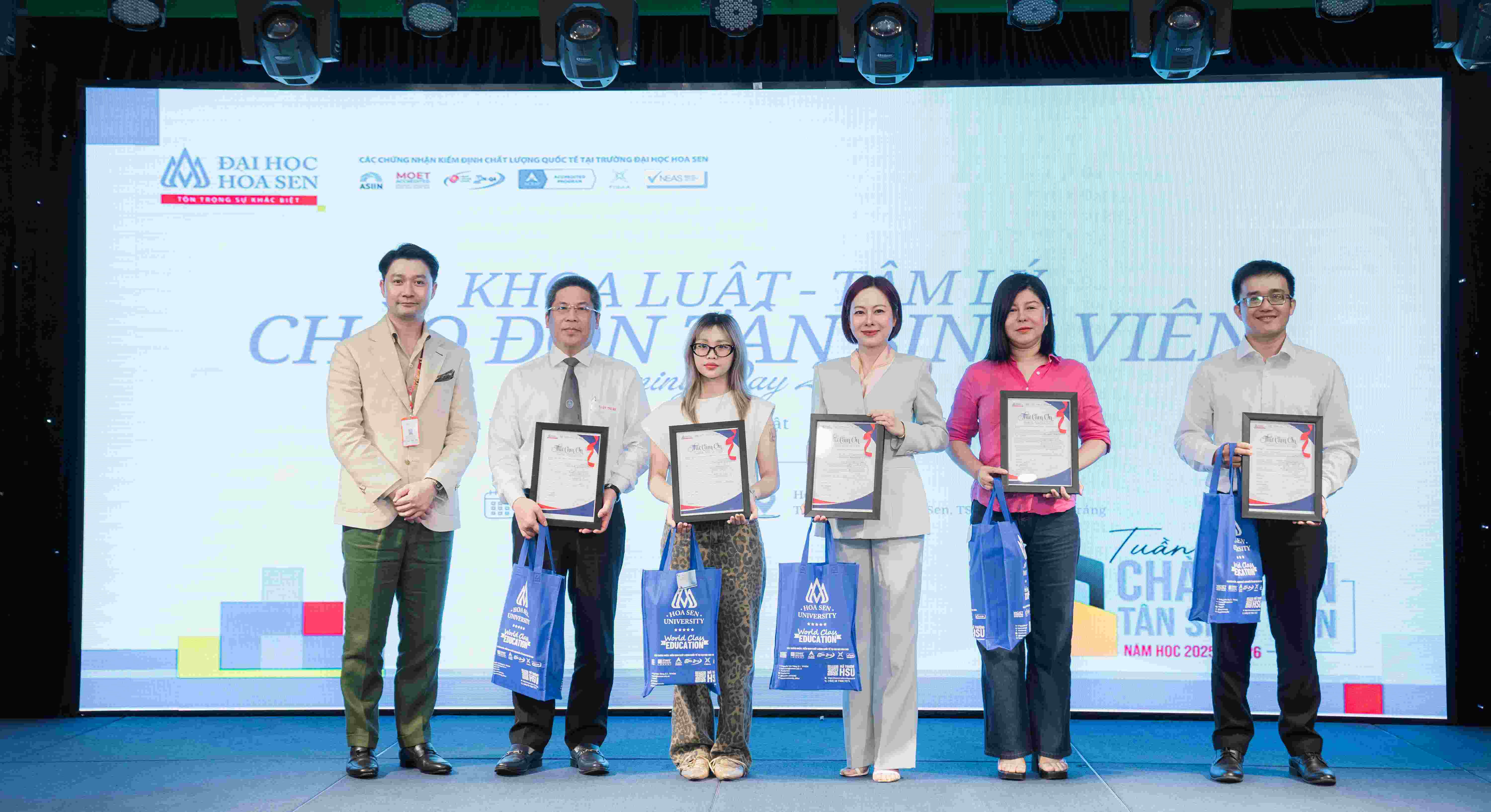 Chào đón Tân sinh viên khoa Luật - Tâm lý HSU