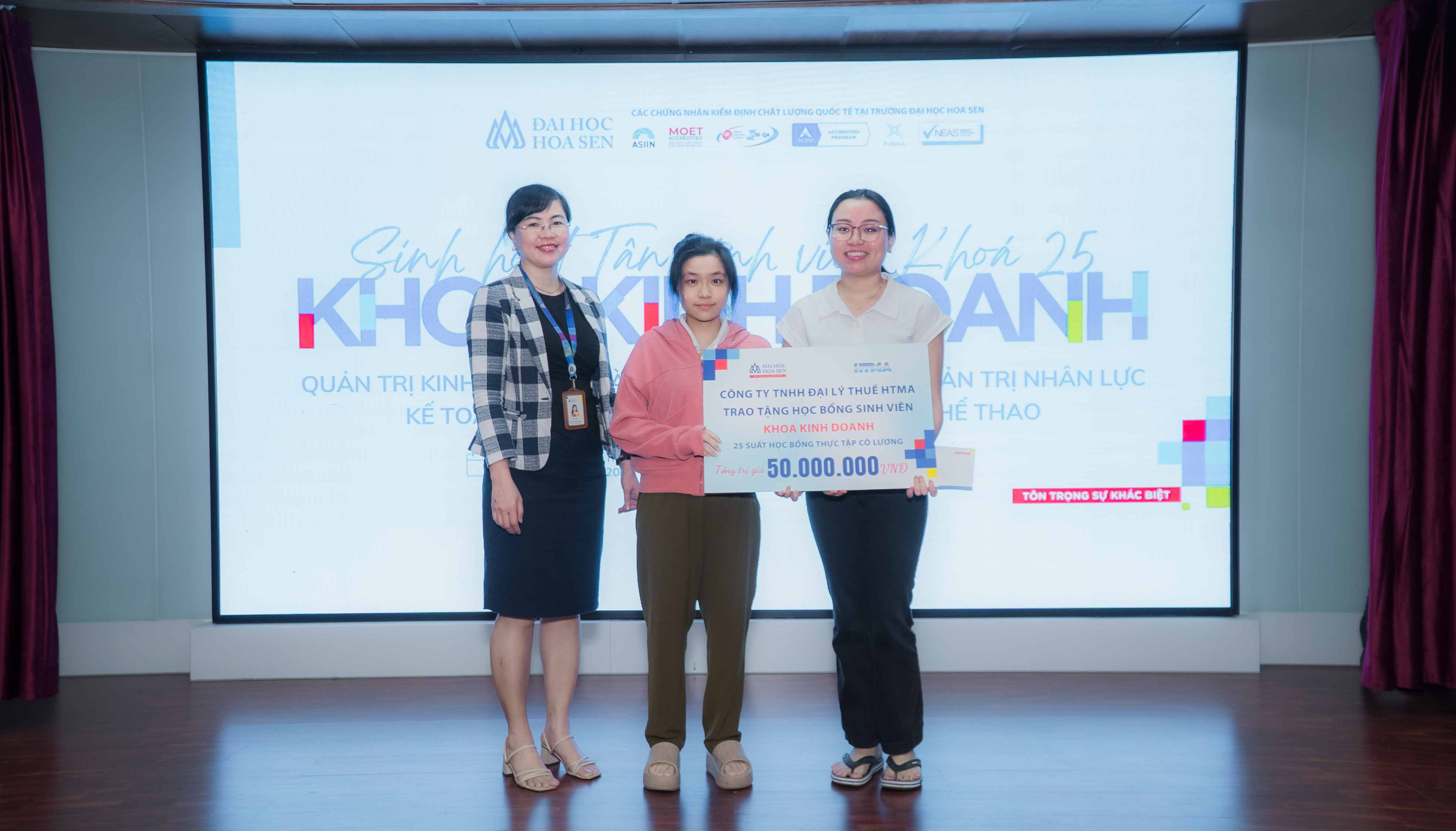 Tuần lễ chào đón Tân sinh viên K25 Khoa Kinh doanh