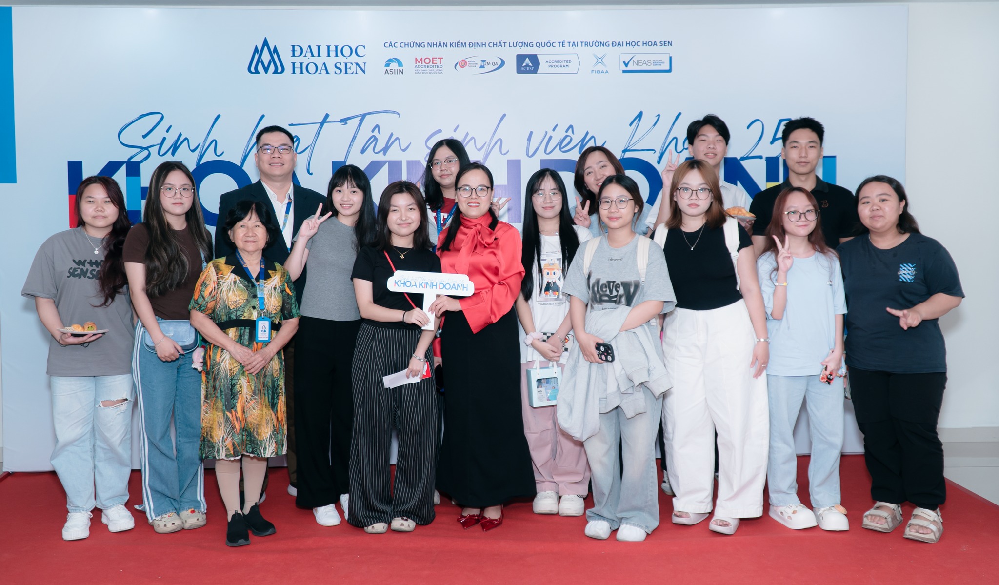 Tuần lễ chào đón Tân sinh viên K25 Khoa Kinh doanh