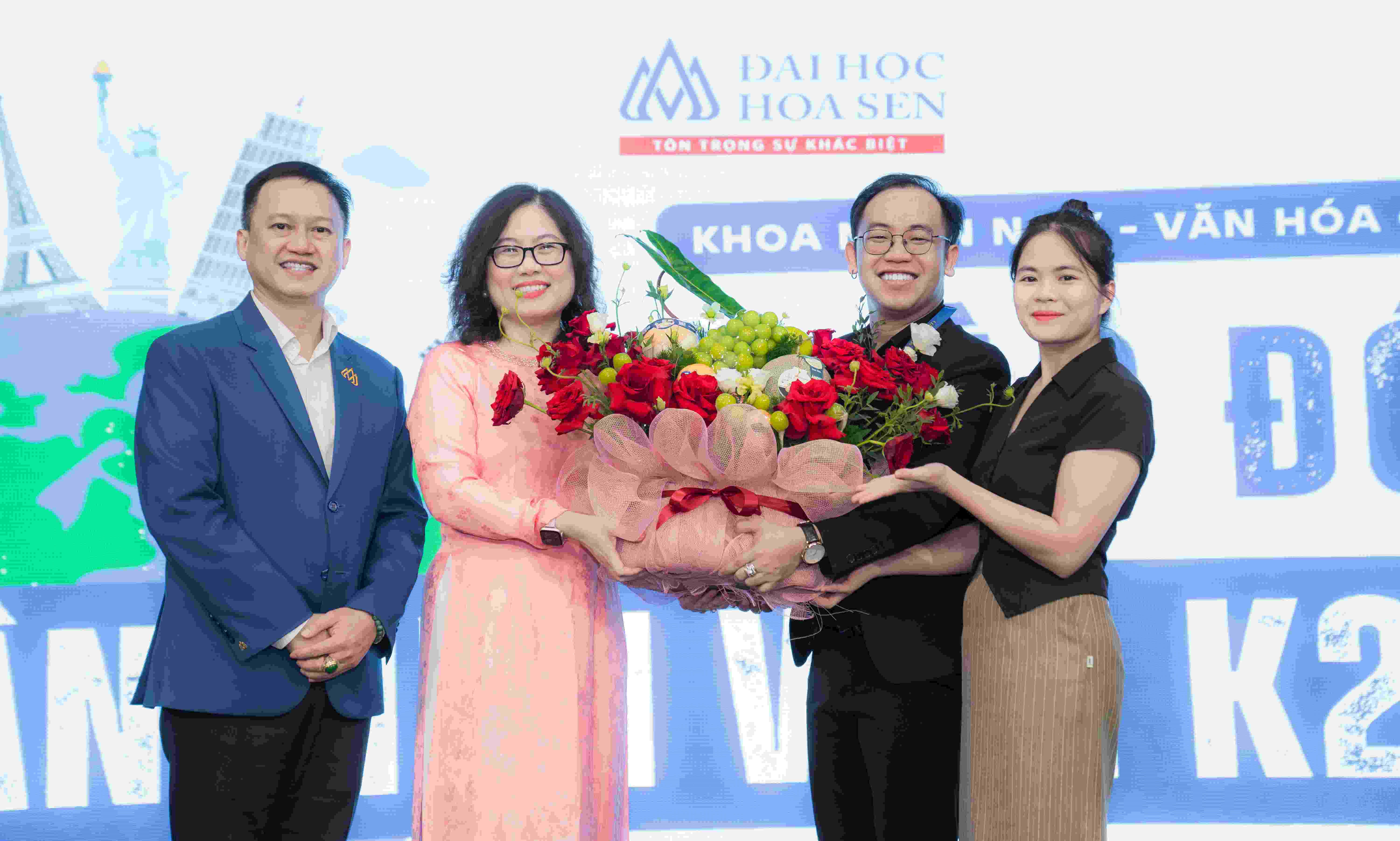 Khoa ngôn ngữ Đại học Hoa Sen chào đón Tân sinh viên K25