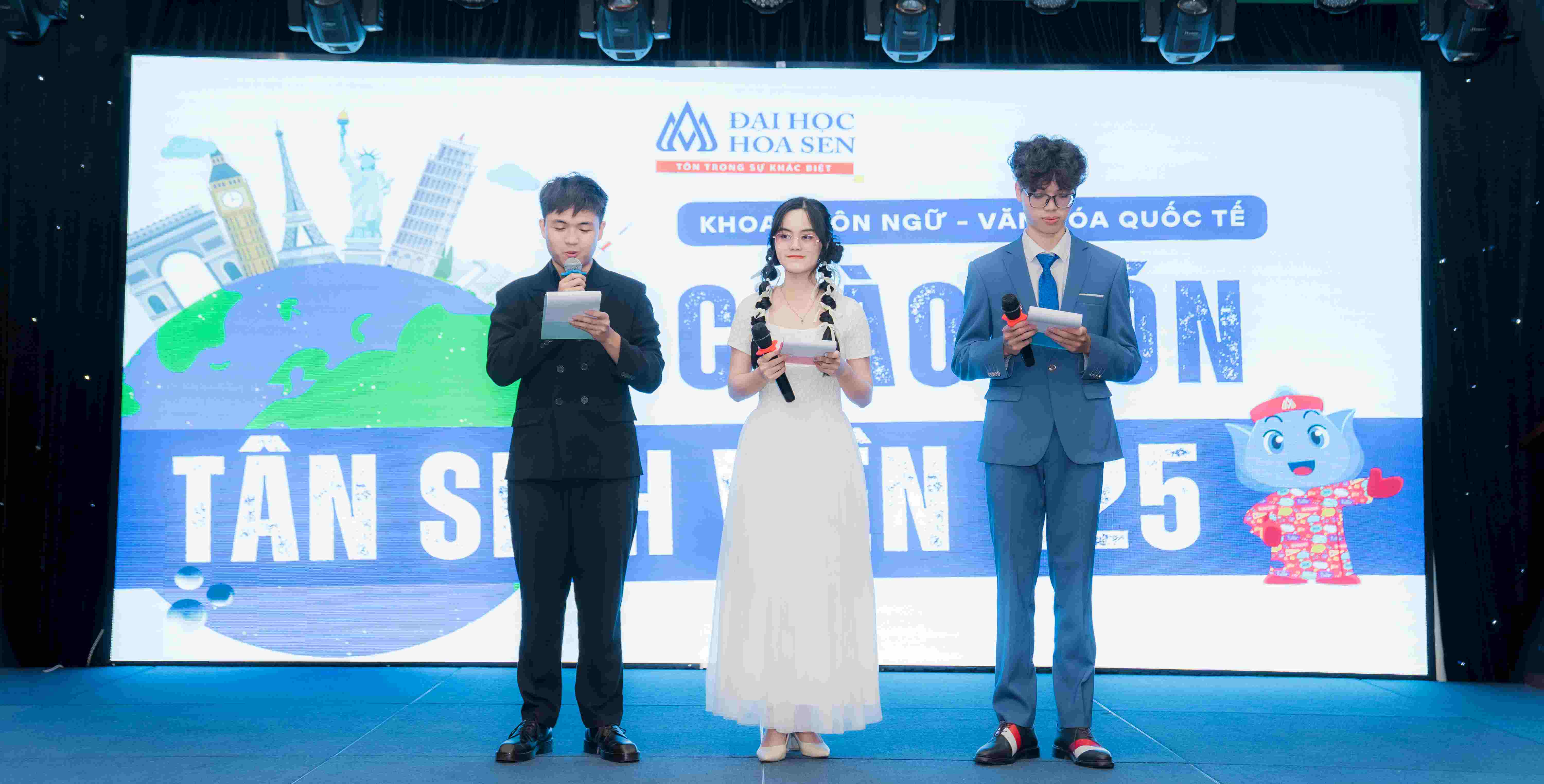 Khoa ngôn ngữ Đại học Hoa Sen chào đón Tân sinh viên K25