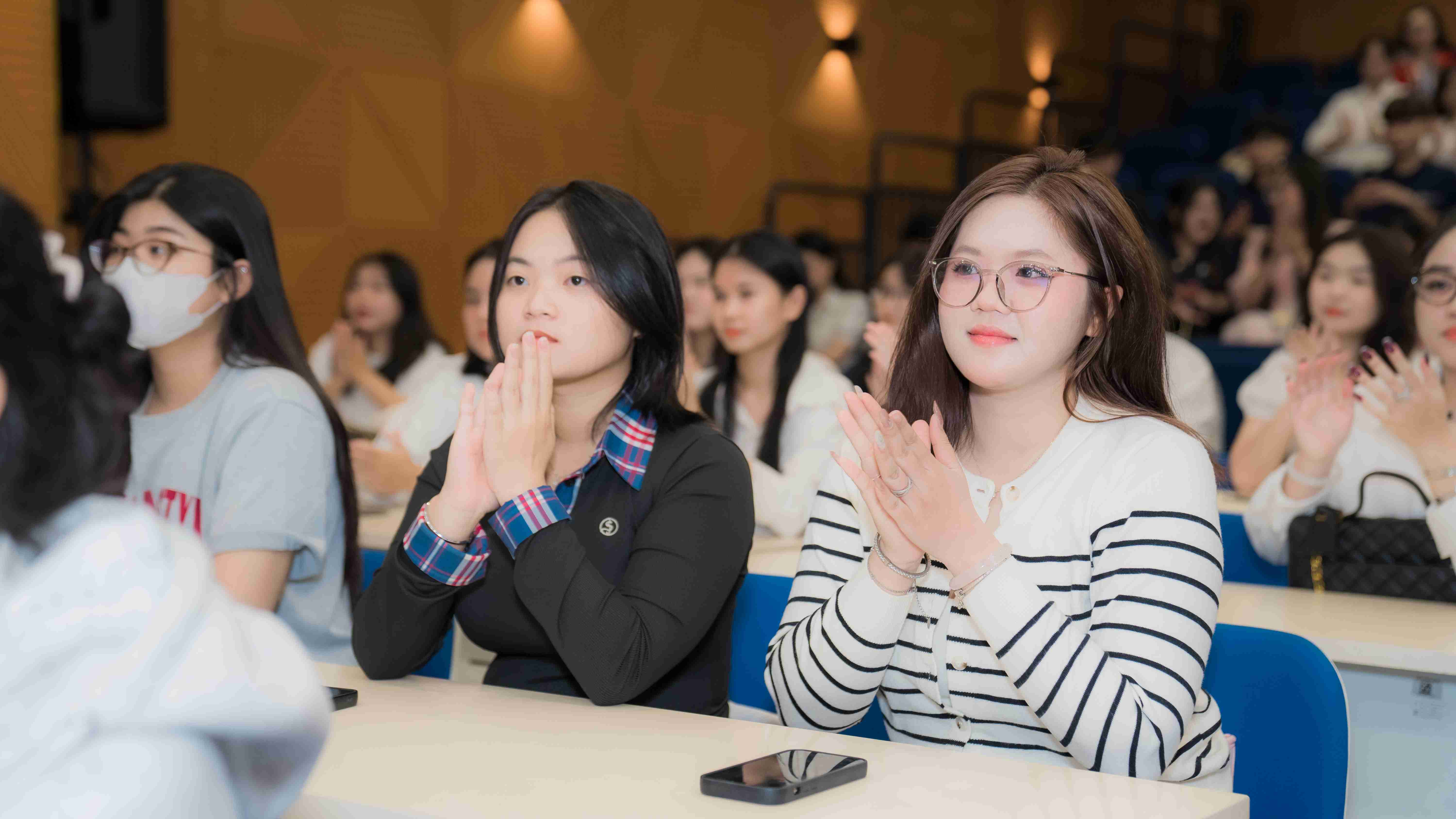 Khoa ngôn ngữ Đại học Hoa Sen chào đón Tân sinh viên K25