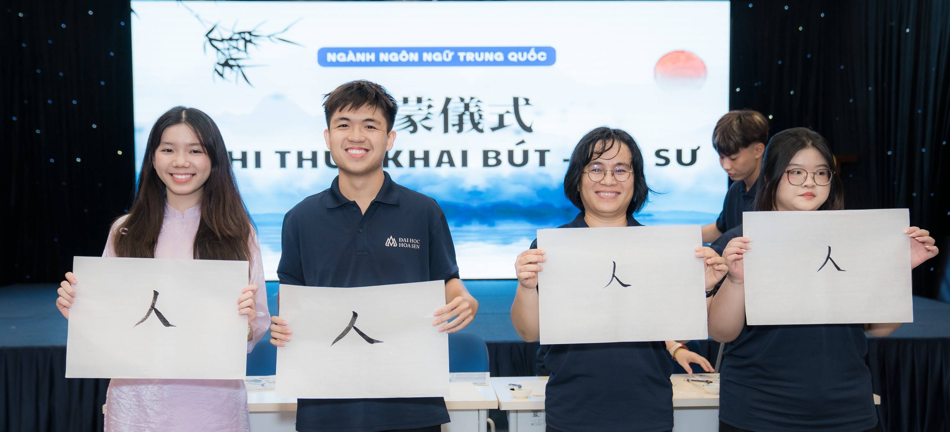 Khoa ngôn ngữ - Văn hoá Quốc tế Đại học Hoa Sen chào đón Tân sinh viên K25