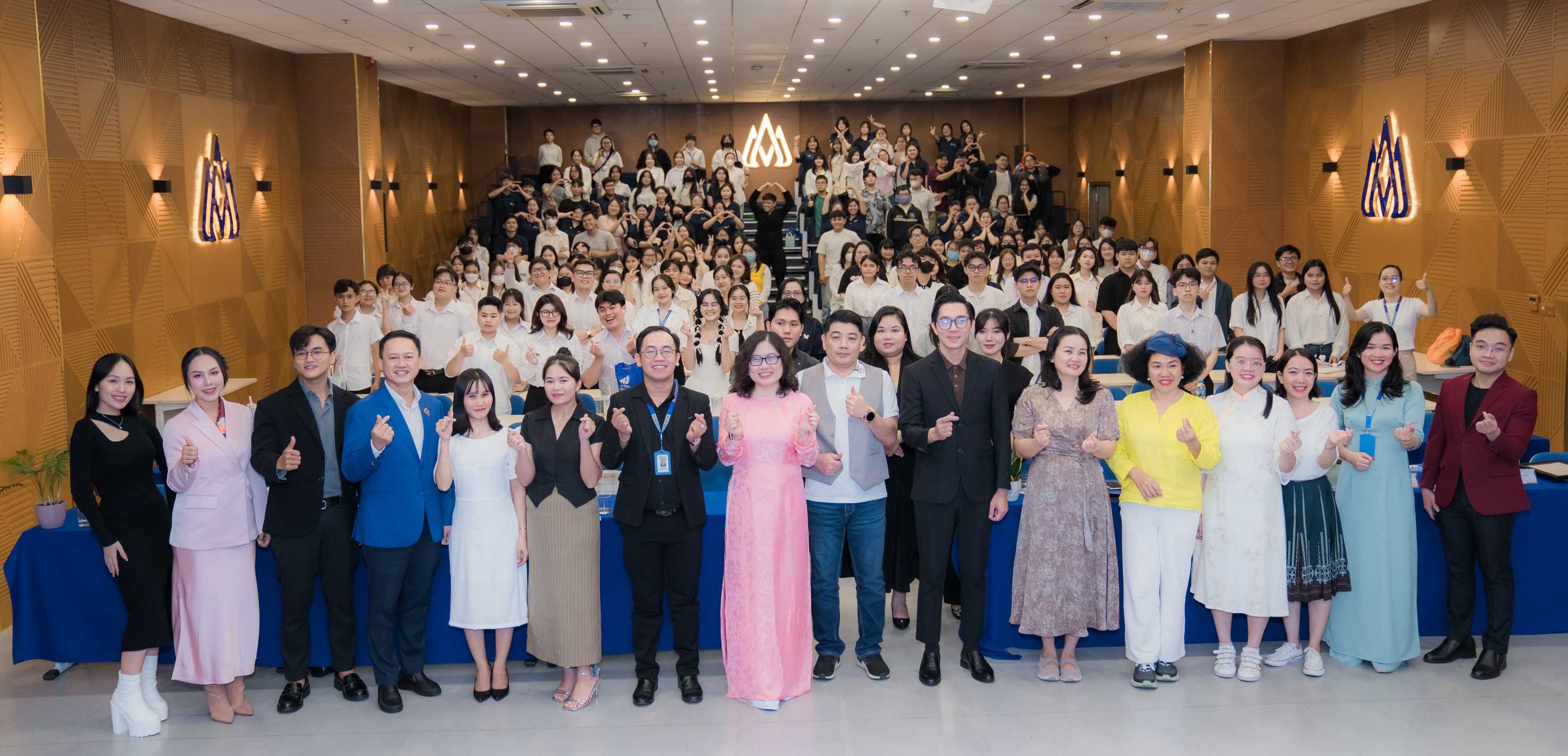 Khoa ngôn ngữ - Văn hoá Quốc tế Đại học Hoa Sen chào đón Tân sinh viên K25