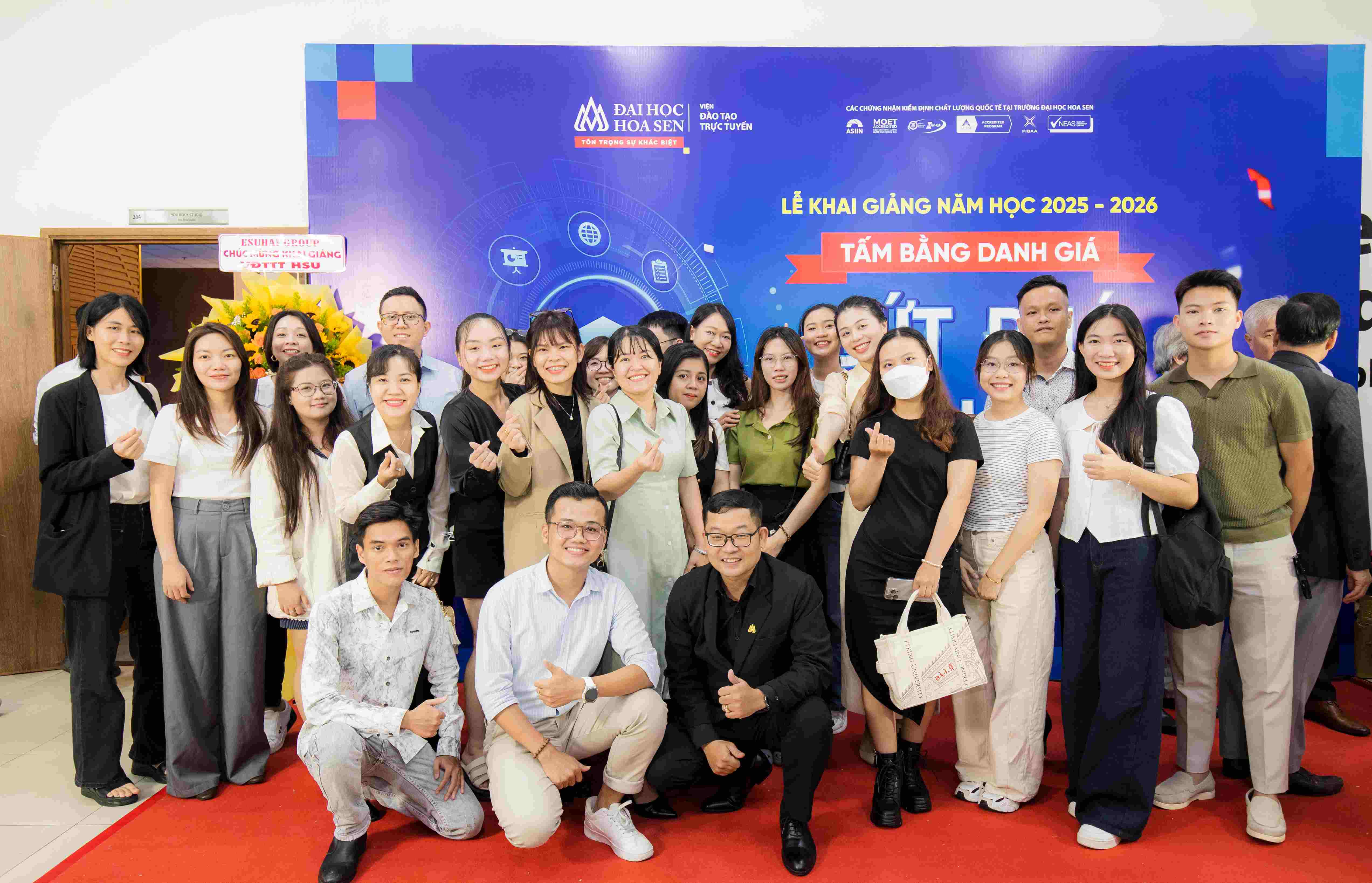 Lễ khai giảng năm học - Viện đào tạo trực tuyến