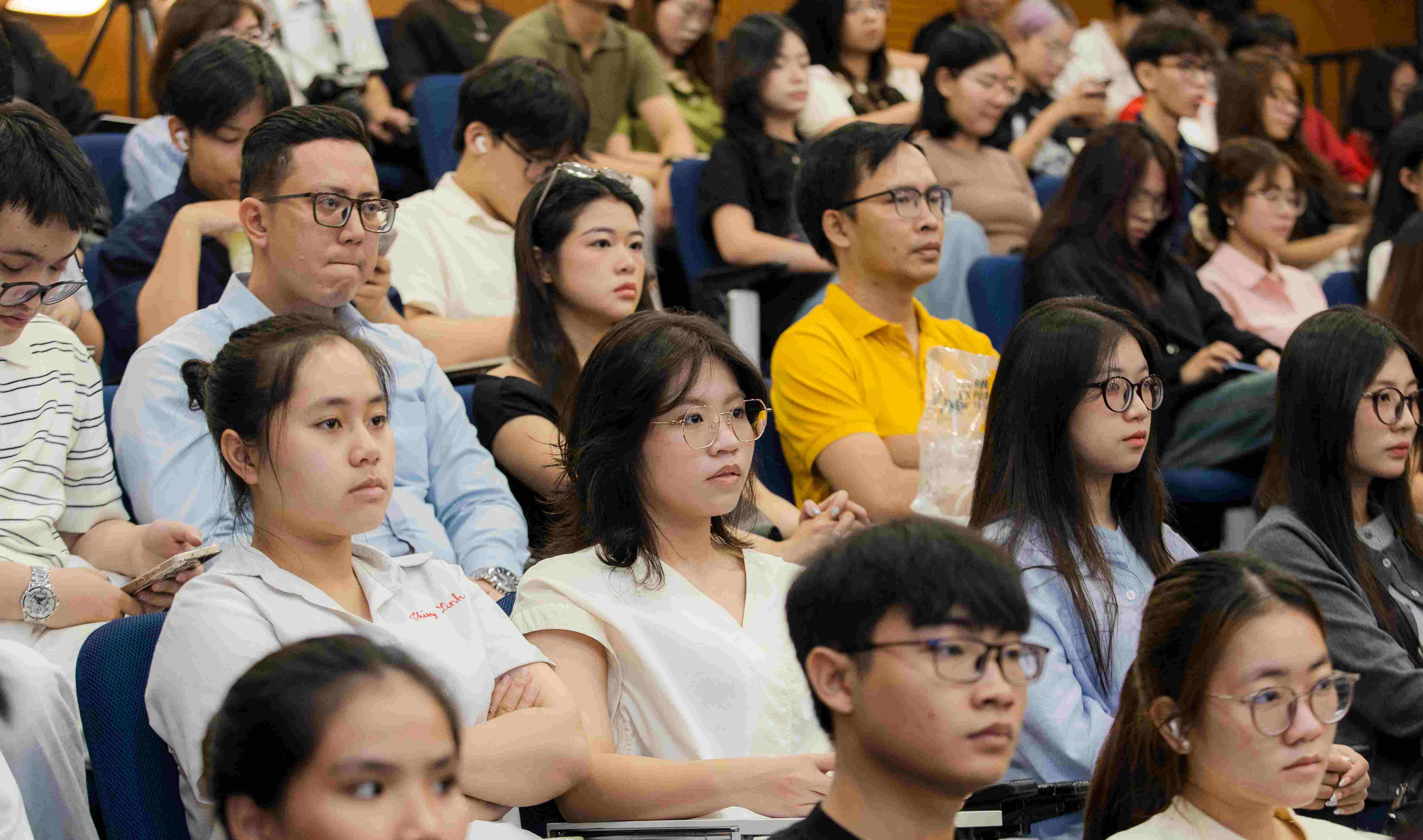 Lễ khai giảng năm học - Viện đào tạo trực tuyến