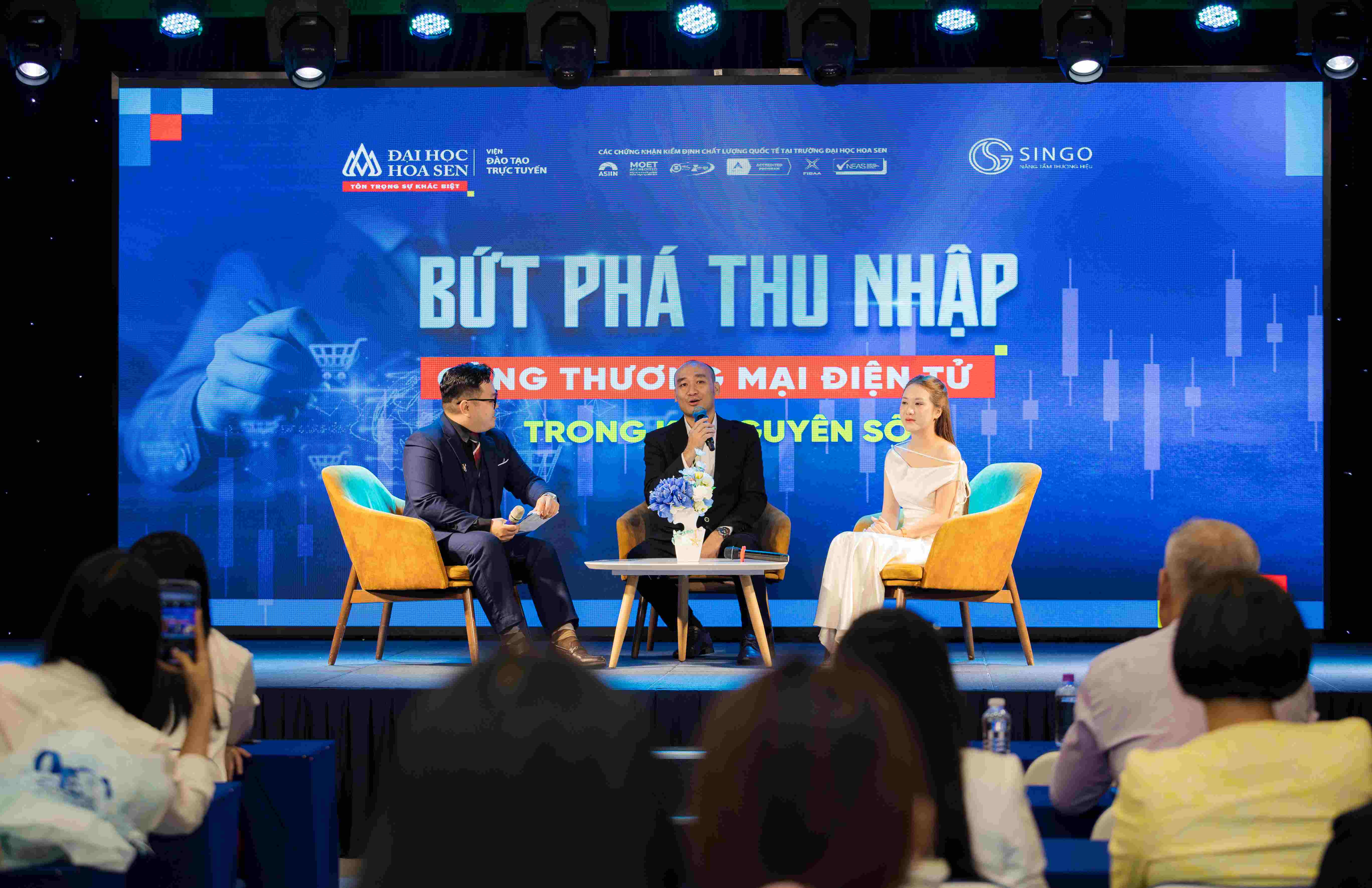 Lễ khai giảng năm học - Viện đào tạo trực tuyến