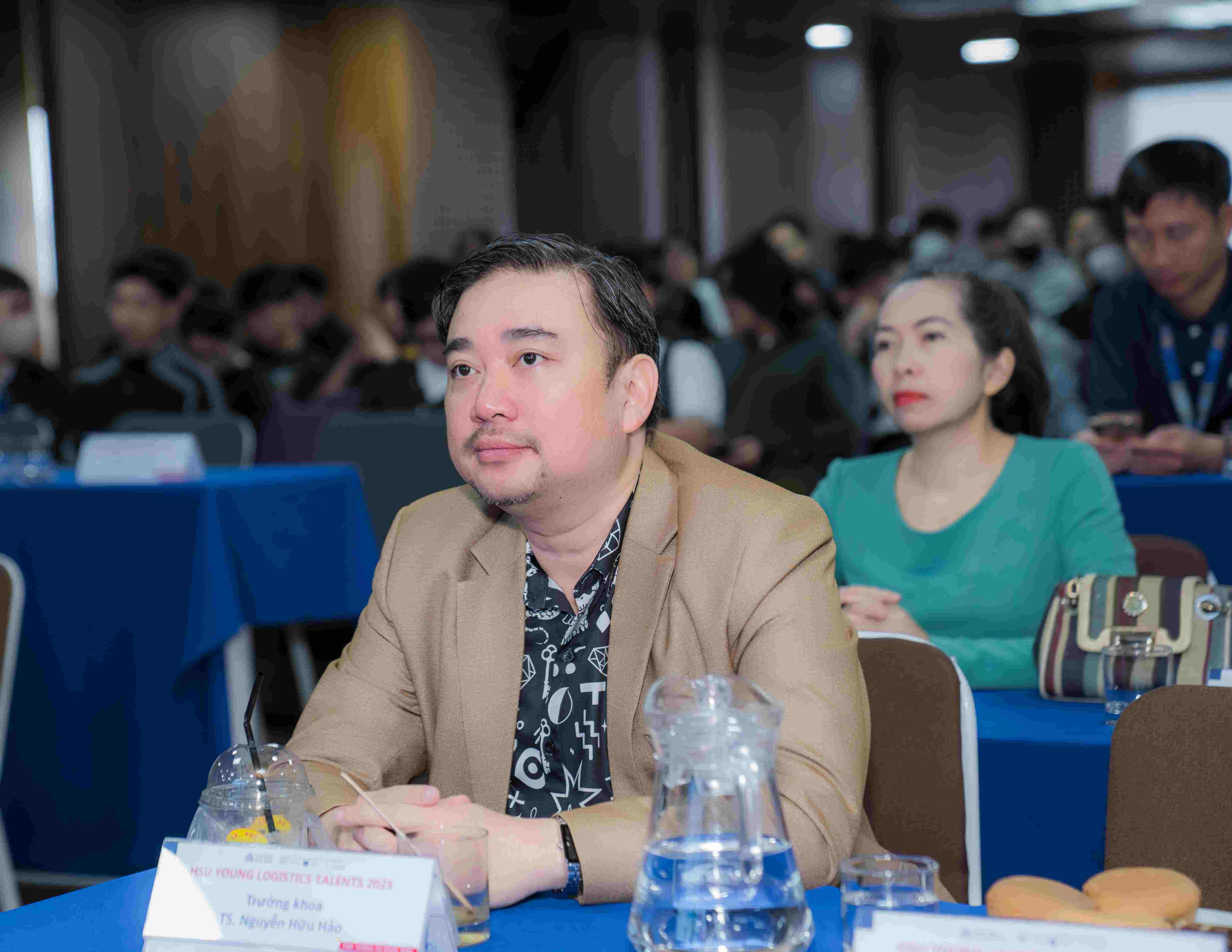 ngành Logistics và Quản lý Chuỗi cung ứng HSU