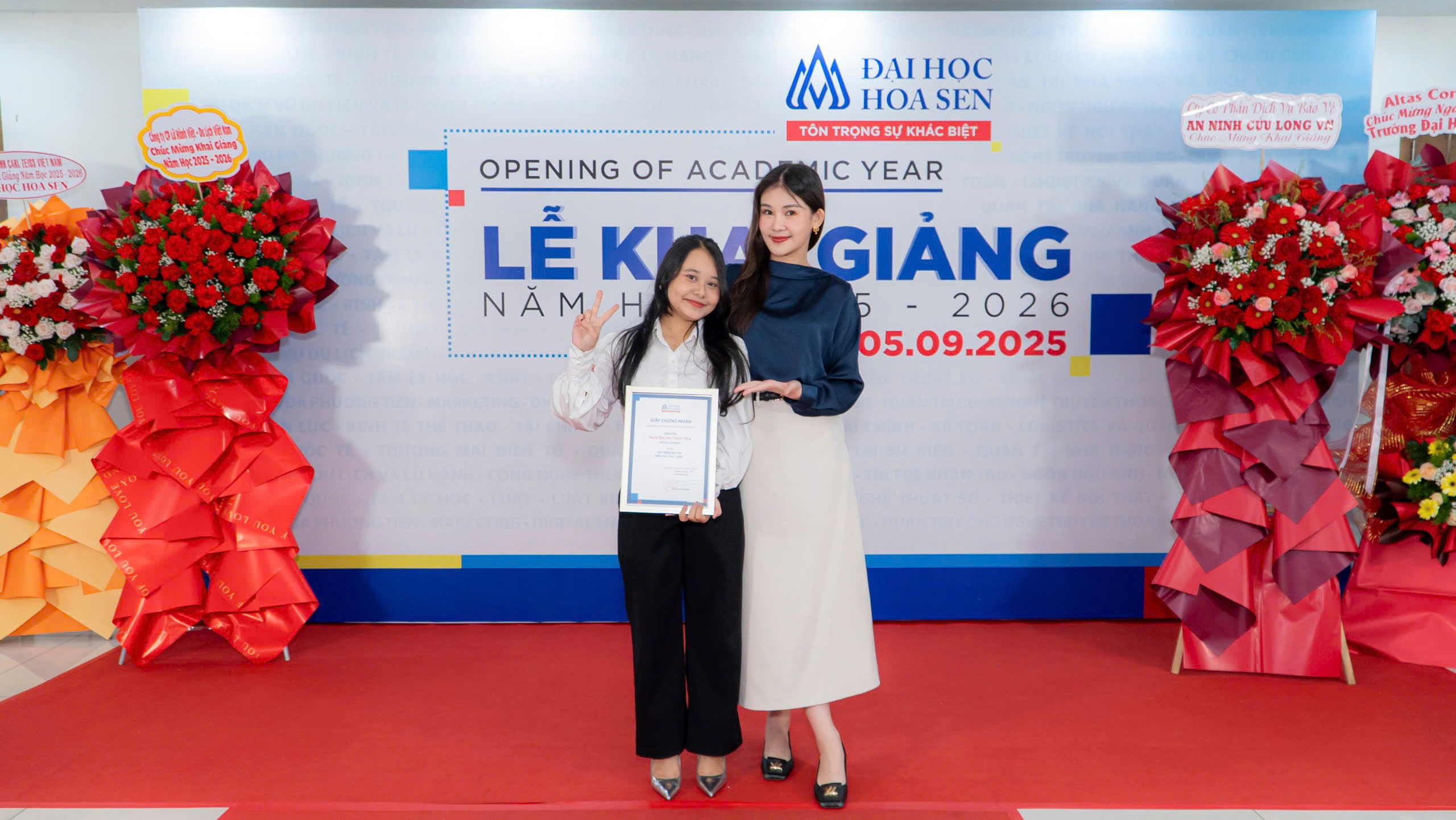 Thủy Tiên nhận Học bổng Tài năng lần thứ 4 liên tiếp tại Lễ Khai giảng năm học 2025-2026