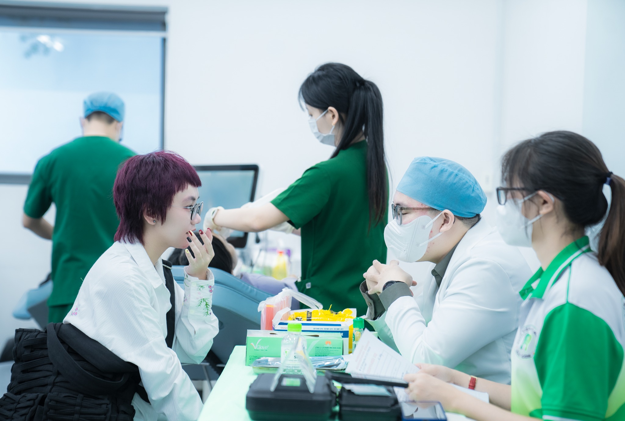 Khám sức khỏe cho Tân sinh viên K25