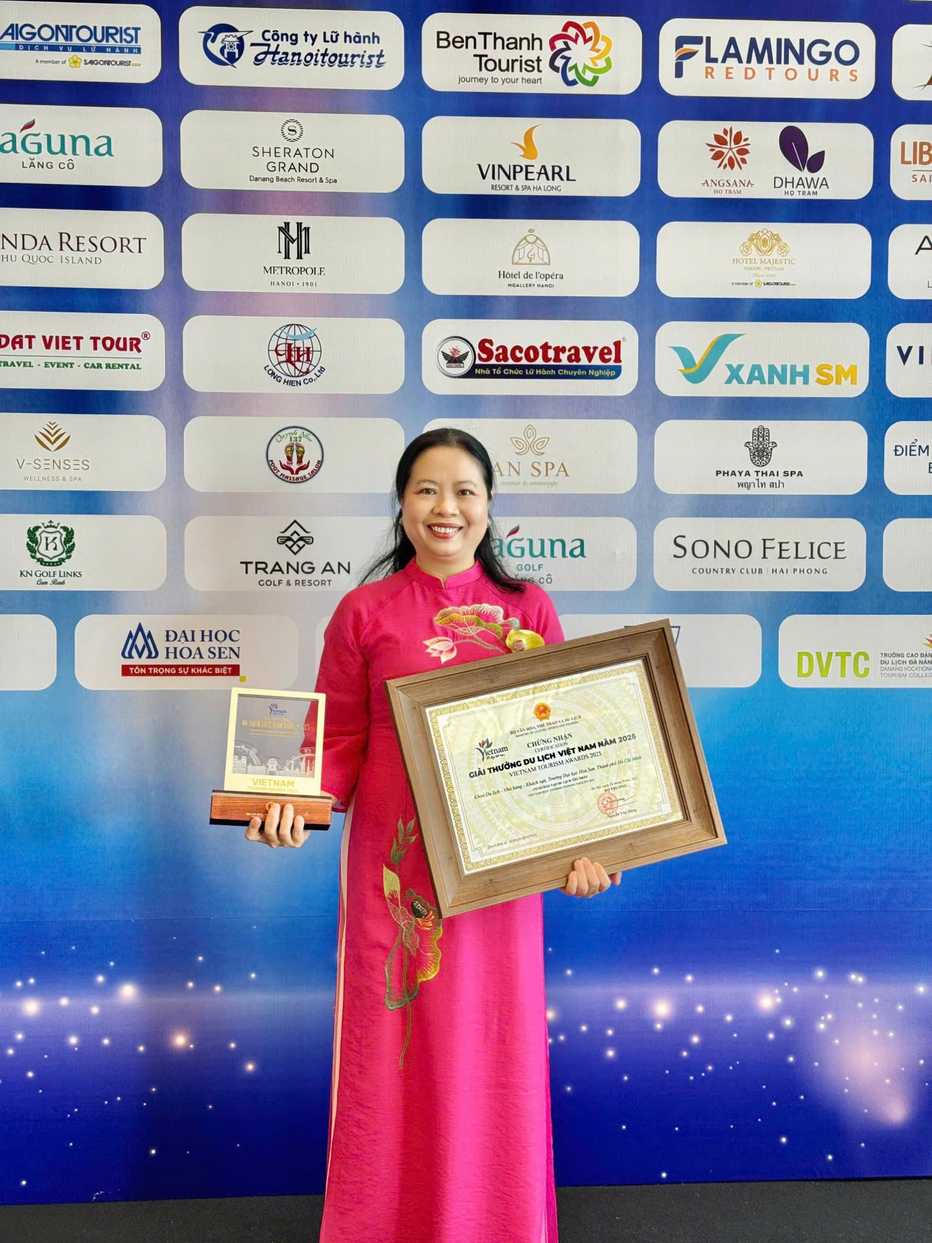 Đại học Hoa Sen là “Cơ sở đào tạo du lịch tốt nhất” tại Giải thưởng Du lịch Việt Nam 2025