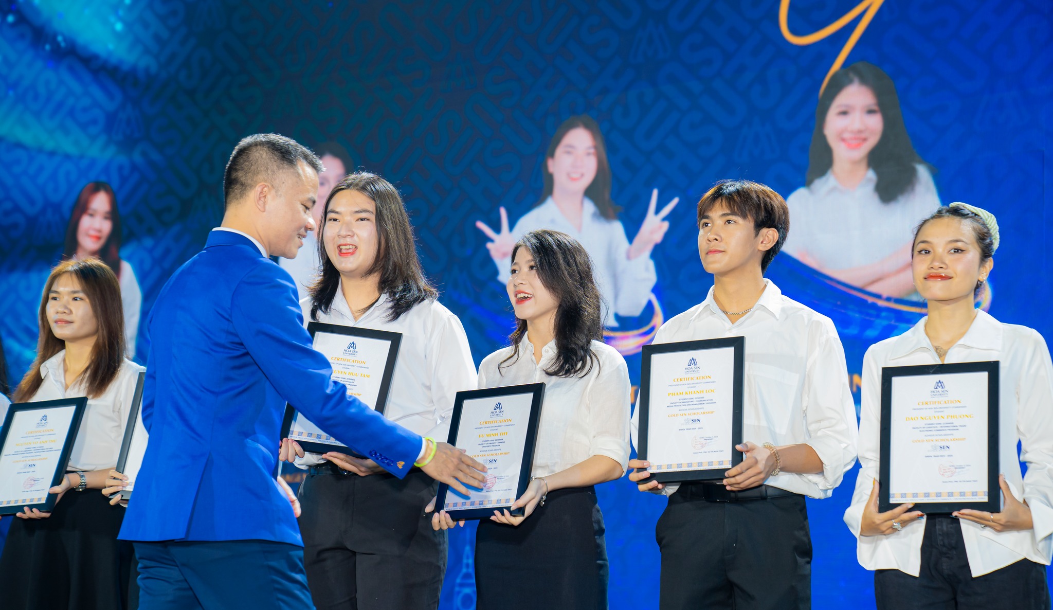 Học bổng ưu tú cho sinh viên HSU năm học 2025- 2026