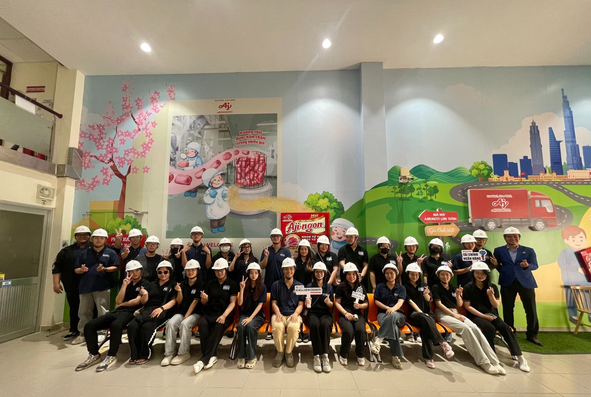 Khoa kinh doanh HSU học thực tế tại doanh nghiệp - Nhà máy Ajinomoto