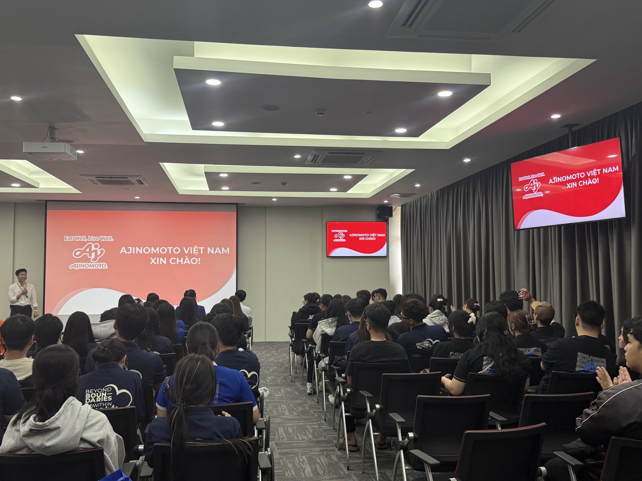 Khoa kinh doanh HSU học thực tế tại doanh nghiệp - Nhà máy Ajinomoto