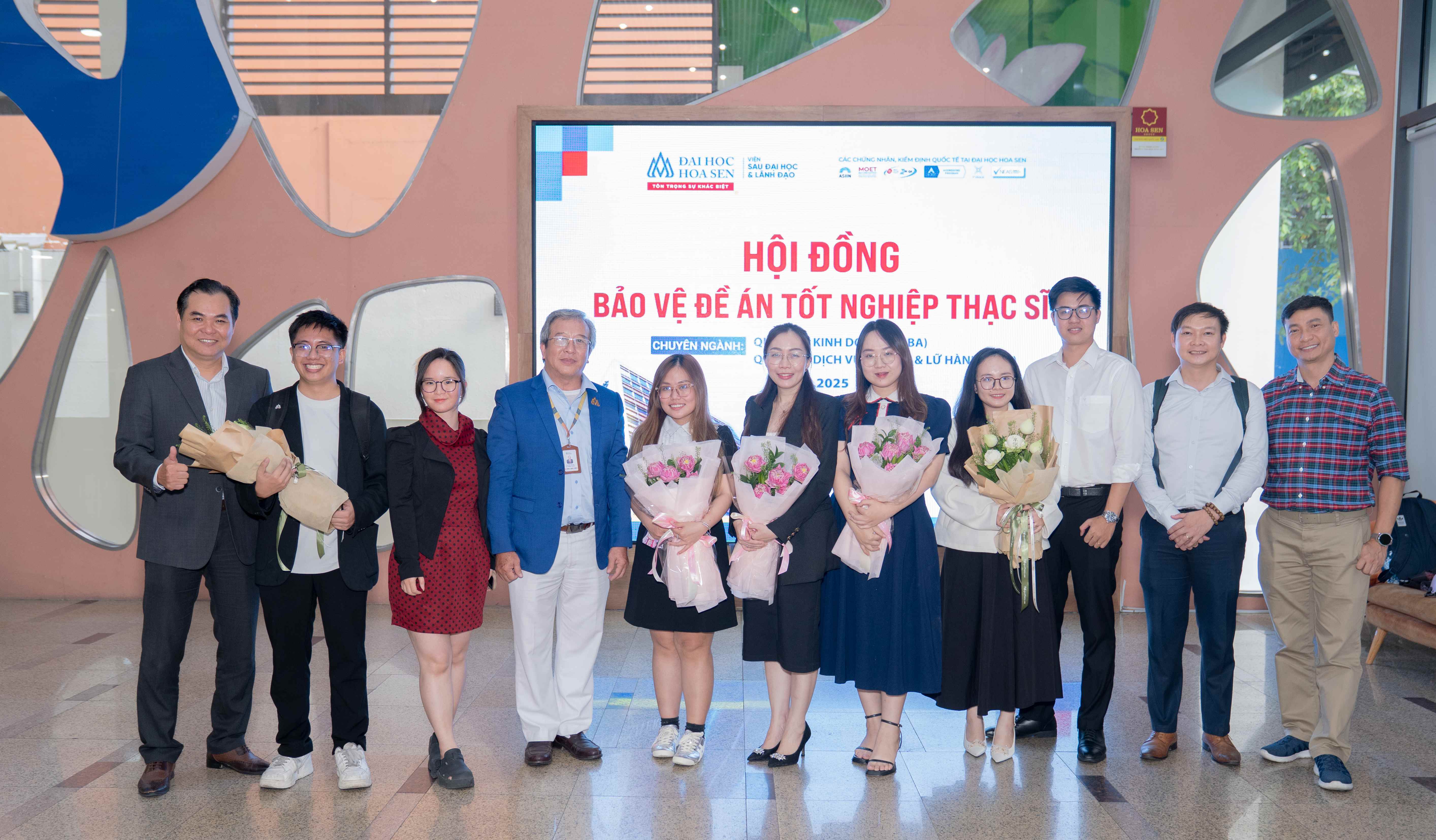 Học viên Quản trị kinh doanh (MBA) Đại học Hoa Sen bảo vệ đề án tốt nghiệp Thạc sĩ