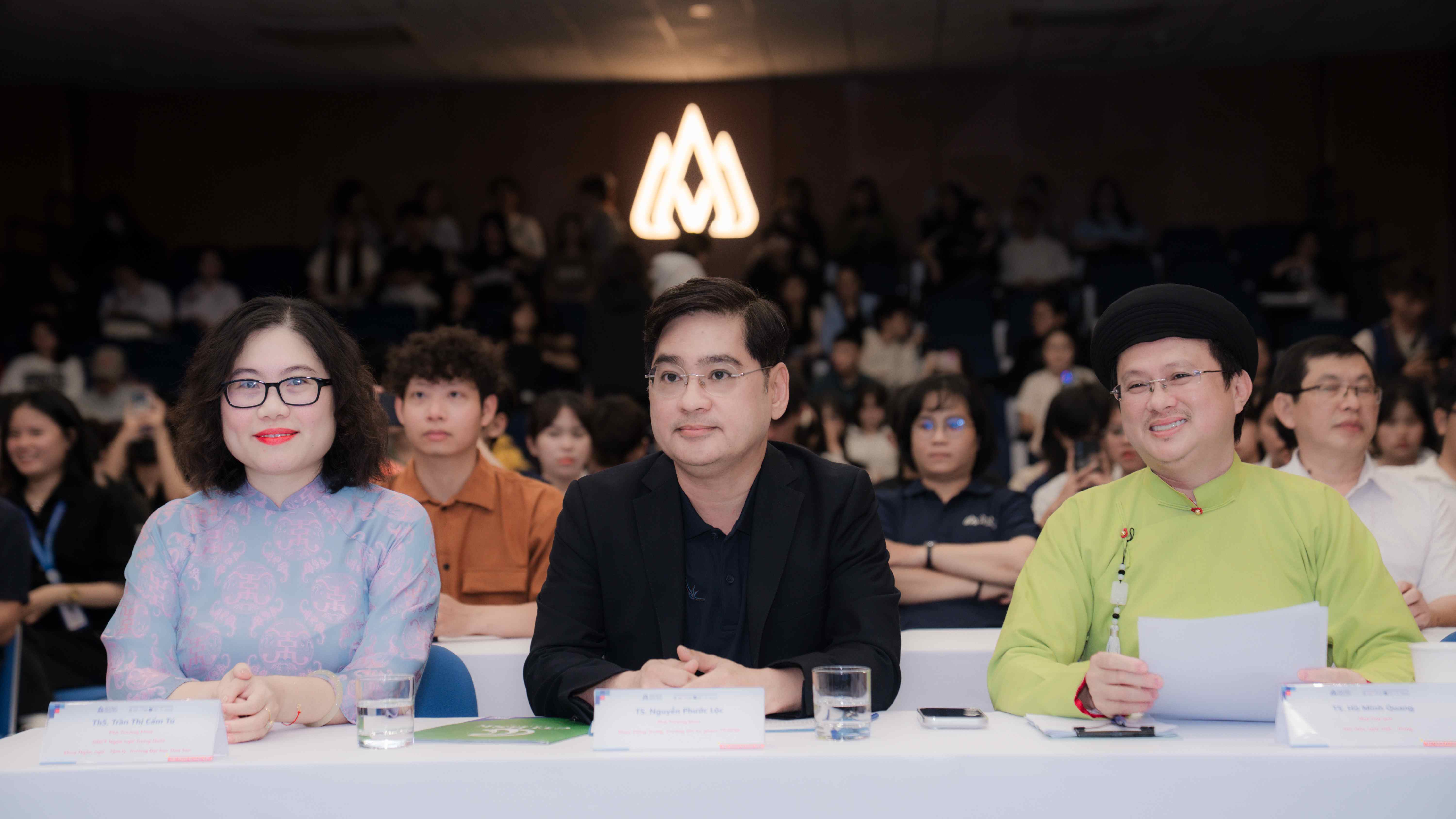 Giao lưu với Nhà văn, Nhà biên kịch Lưu Chấn Vân – Cuộc đối thoại giữa văn học và điện ảnh