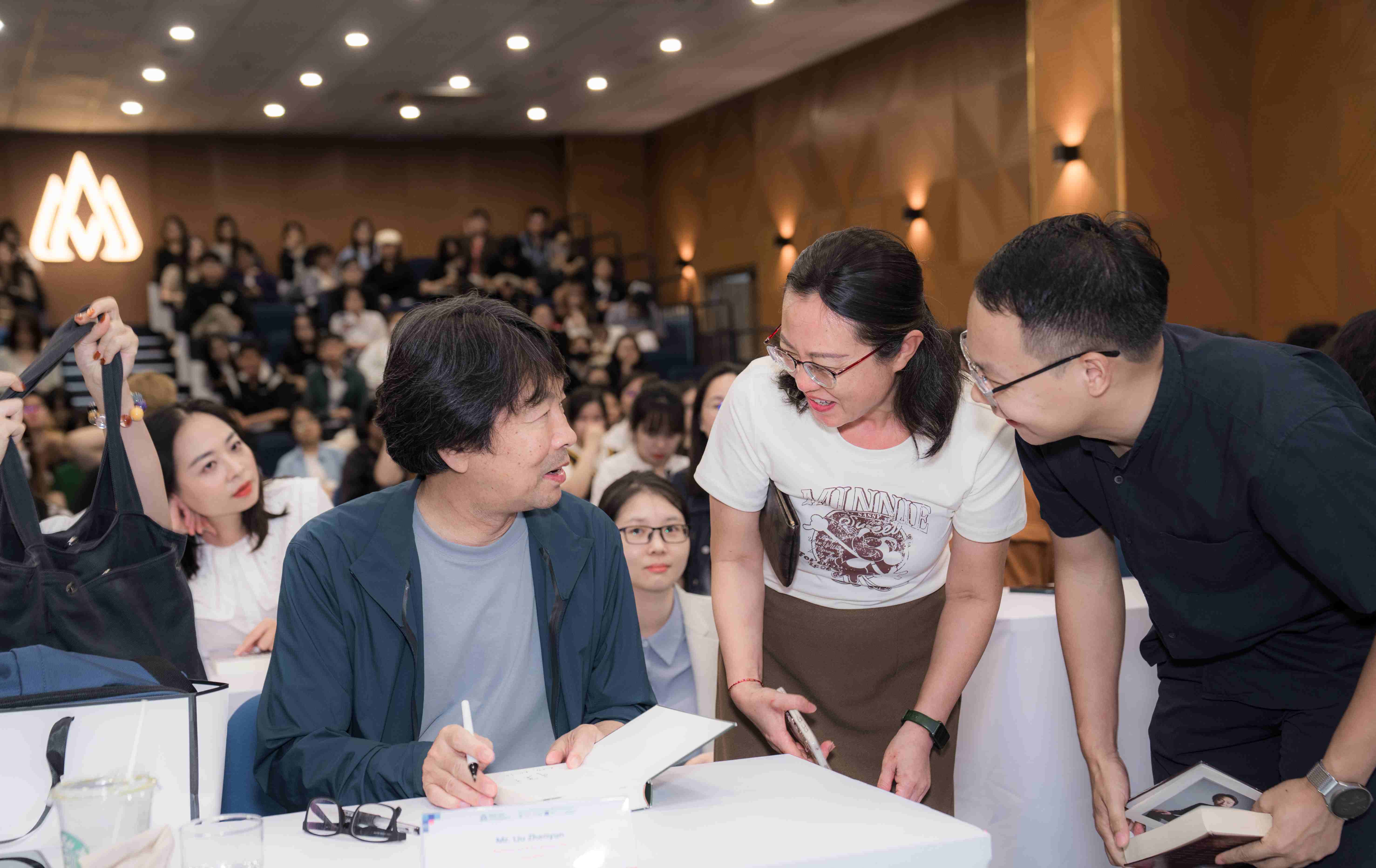 Giao lưu với Nhà văn, Nhà biên kịch Lưu Chấn Vân – Cuộc đối thoại giữa văn học và điện ảnh