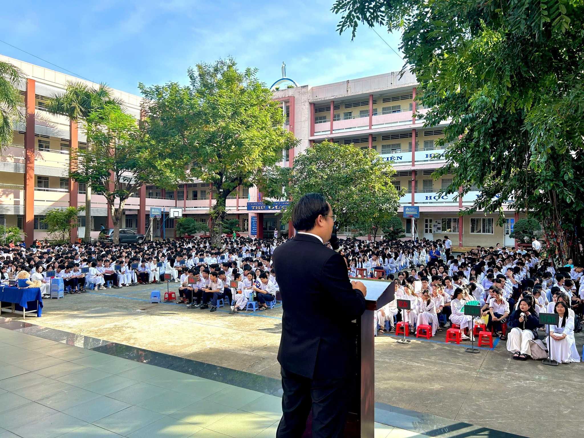 “Định Vị Bản Thân – Chọn Ngành Nghề Trong Kỷ Nguyên Số” tại Trường THPT Thủ Đức 2025