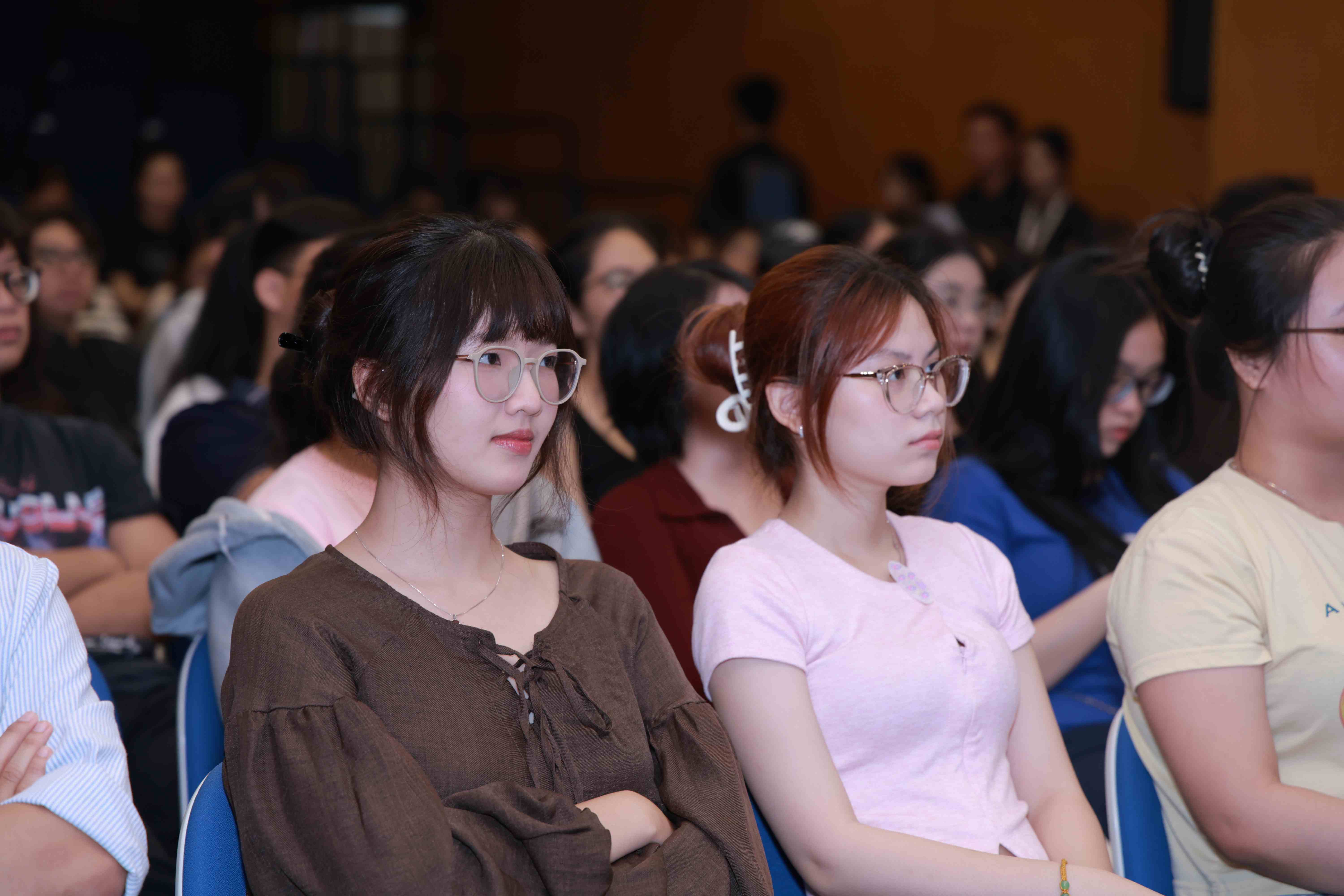 Mưa đỏ và góc nhìn từ nhà sản xuất Nguyễn Trí Viễn