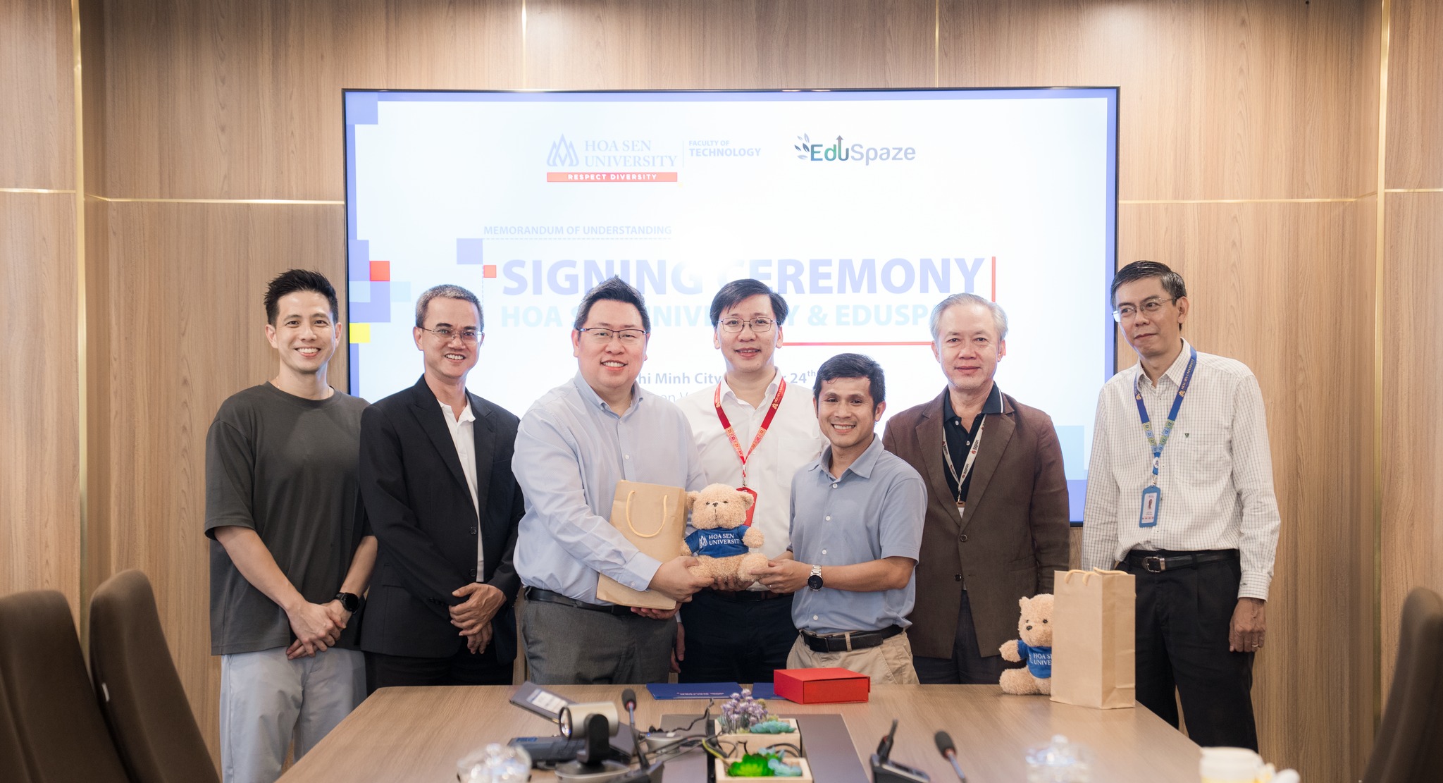 HSU hợp tác với EduSpaze Singapore, thúc đẩy đổi mới sáng tạo trong giáo dục