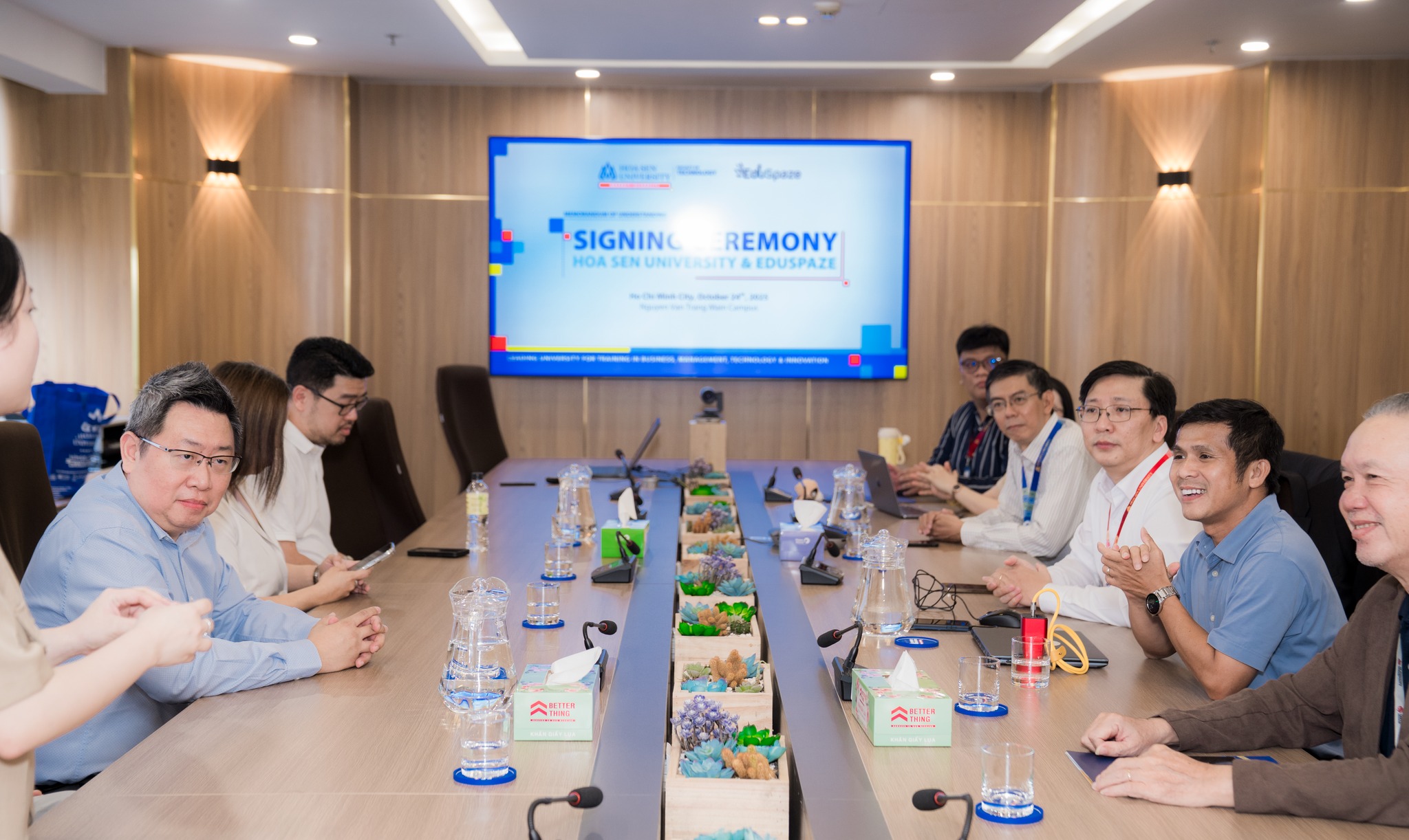 HSU hợp tác với EduSpaze Singapore, thúc đẩy đổi mới sáng tạo trong giáo dục