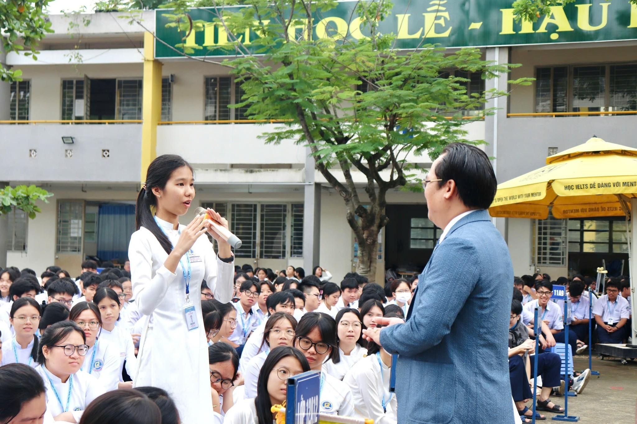 "Xây dựng thương hiệu cá nhân” – Trường THPT Phước Long cùng HSU gieo mầm tương lai