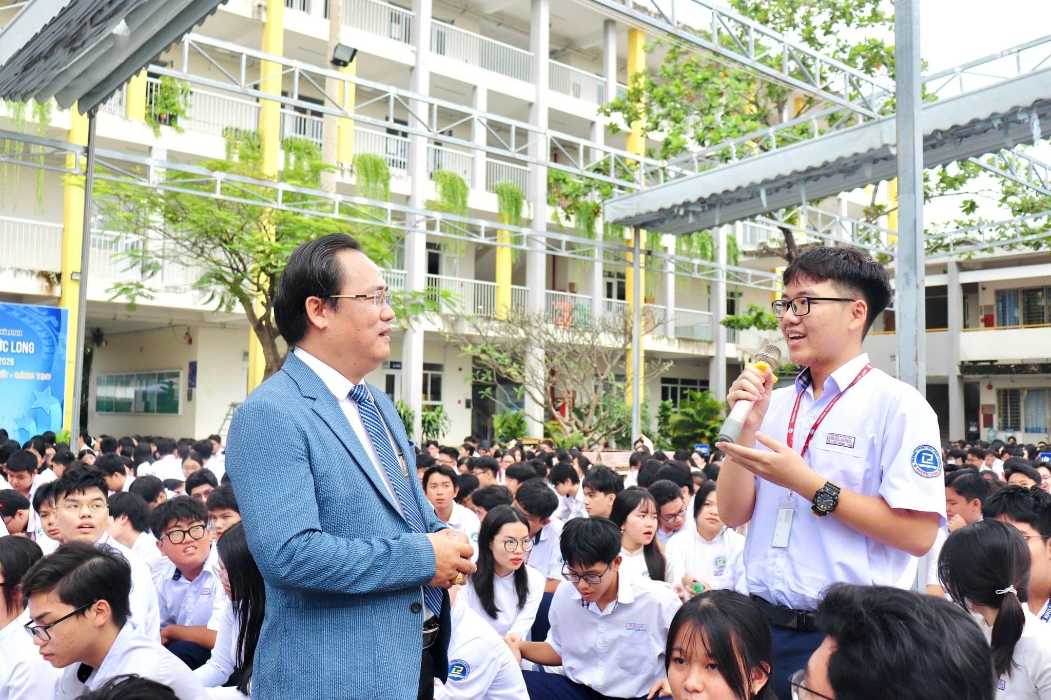 "Xây dựng thương hiệu cá nhân” – Trường THPT Phước Long cùng HSU gieo mầm tương lai