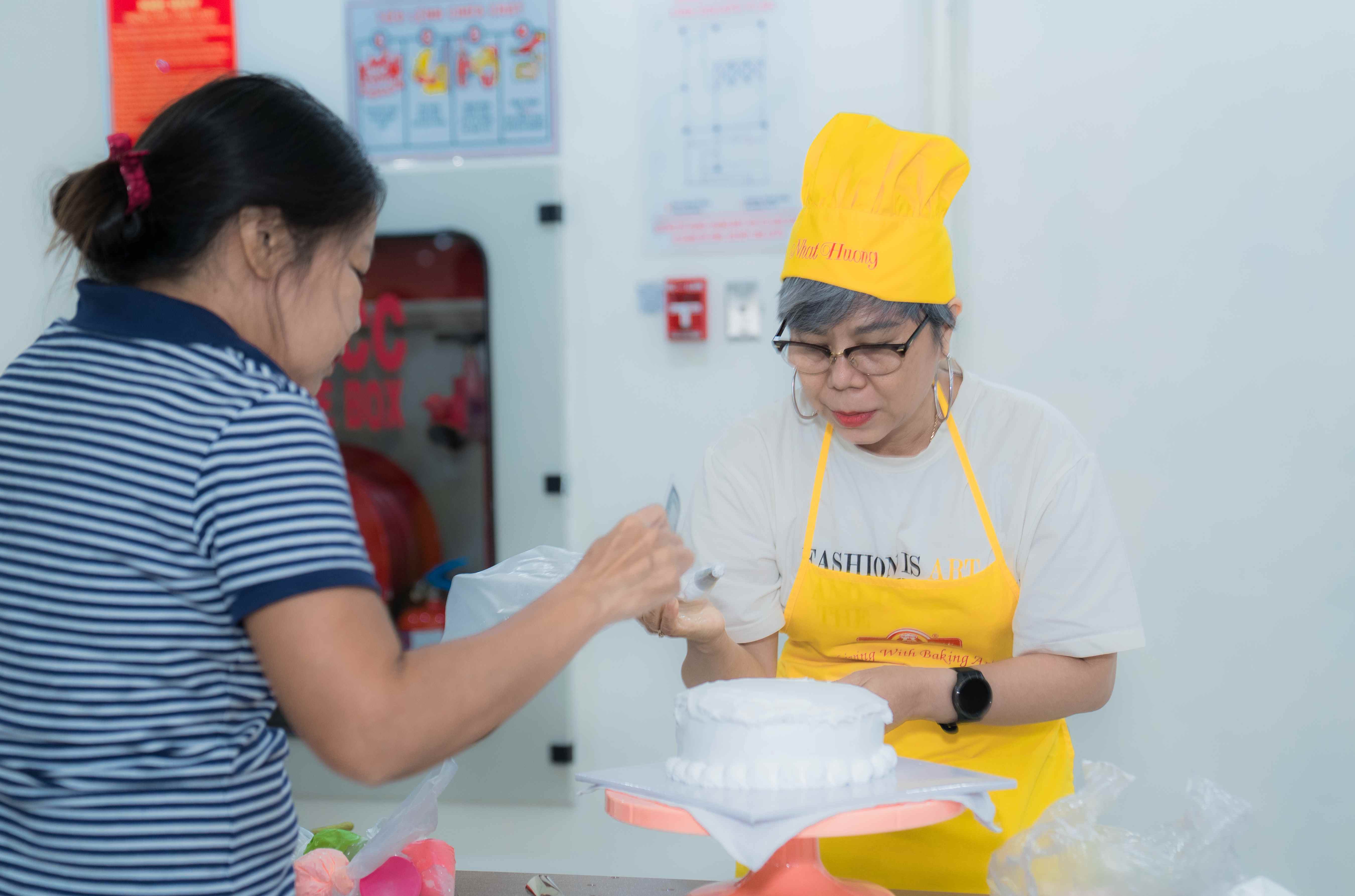 HSU mừng ngày Phụ nữ Việt Nam 20/10