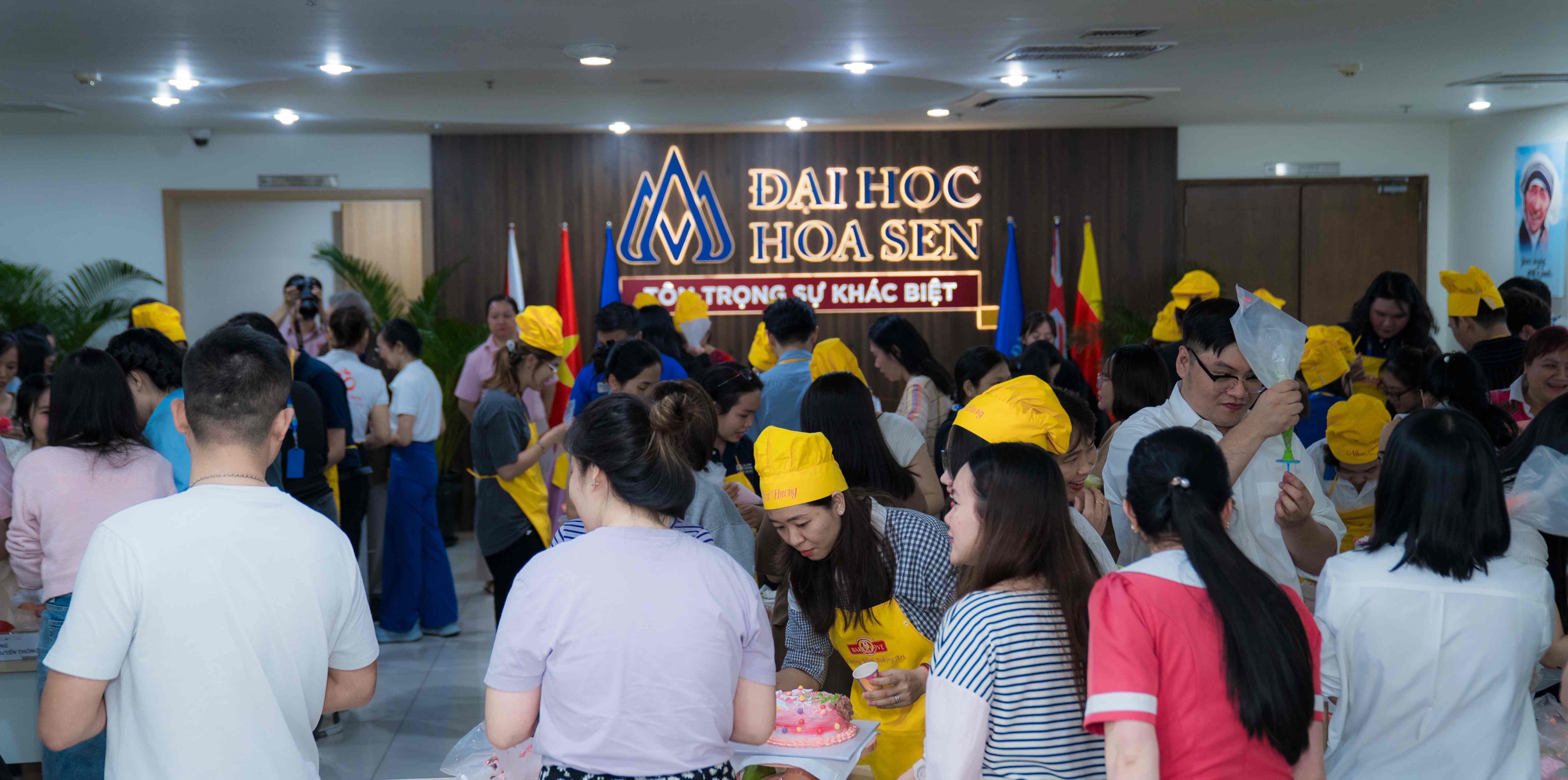 HSU mừng ngày Phụ nữ Việt Nam 20/10