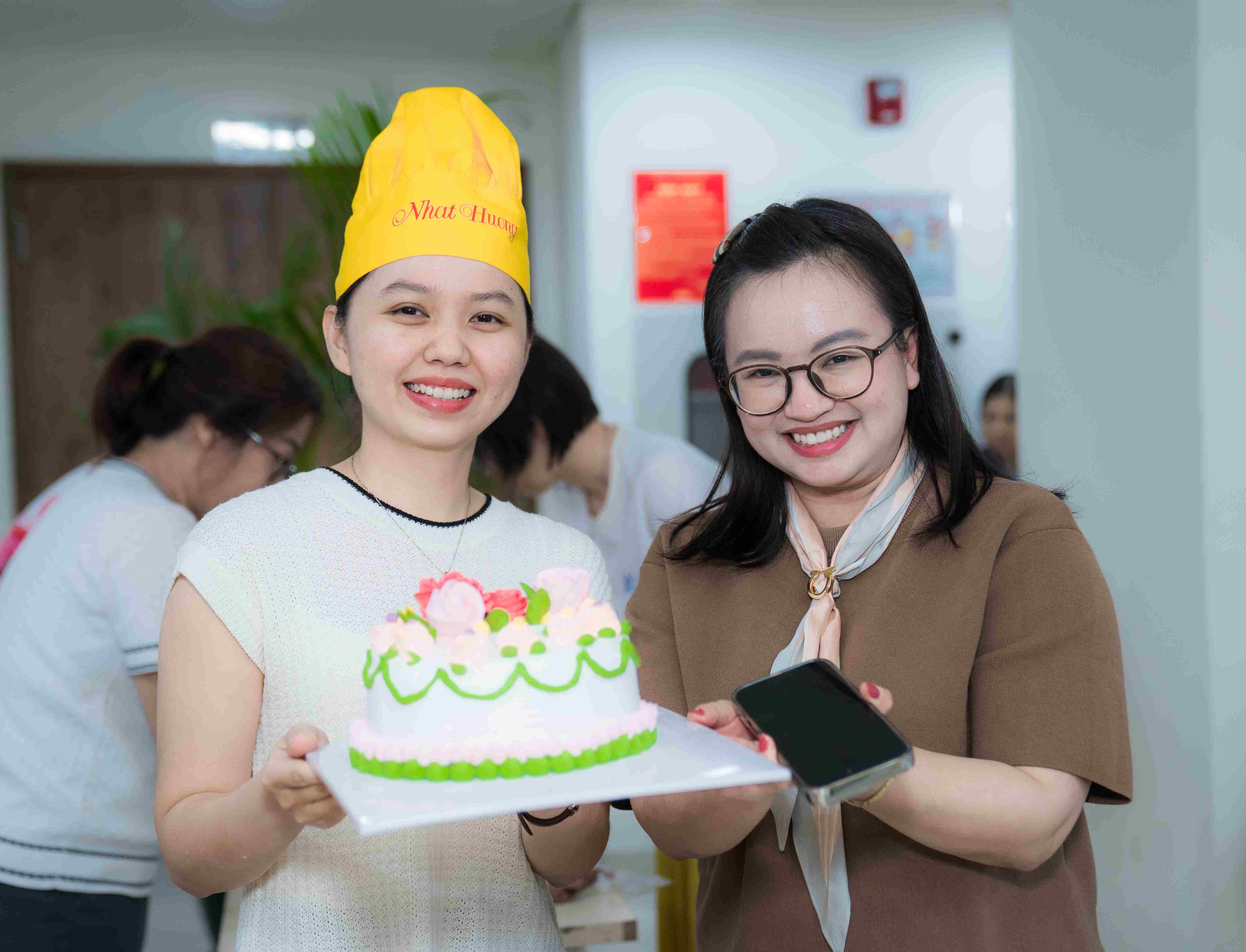 HSU mừng ngày Phụ nữ Việt Nam 20/10