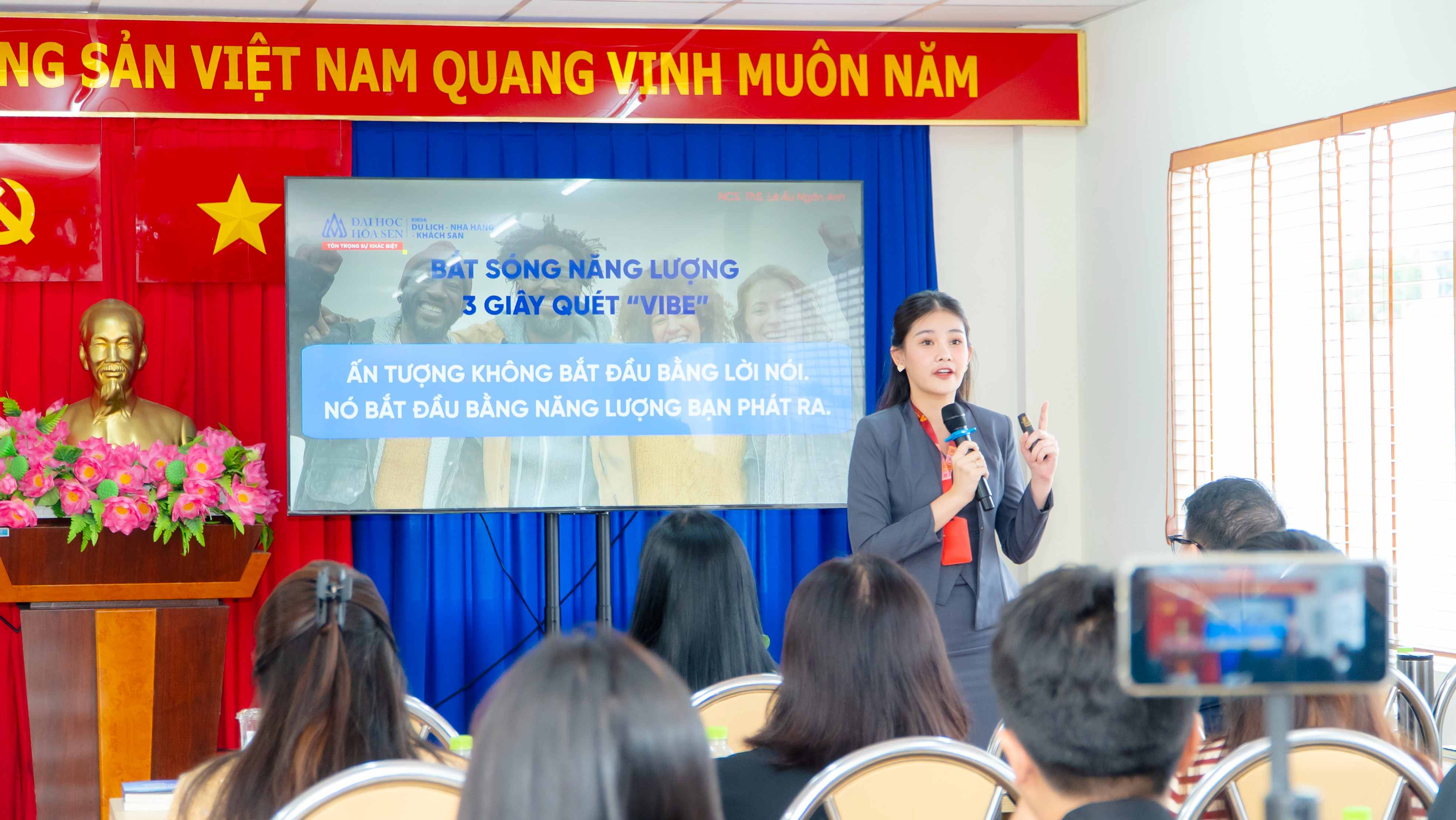 Chuyên đề nghệ thuật tương tác và gây ấn tượng trong 60 giây đầu tiên - Next Level Communication