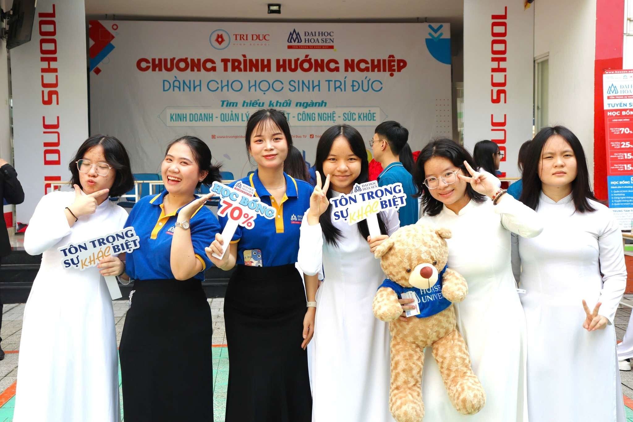 Hướng nghiệp cùng HSU nhìn lại những khoảnh khắc của 2k8 tại các trường THPT