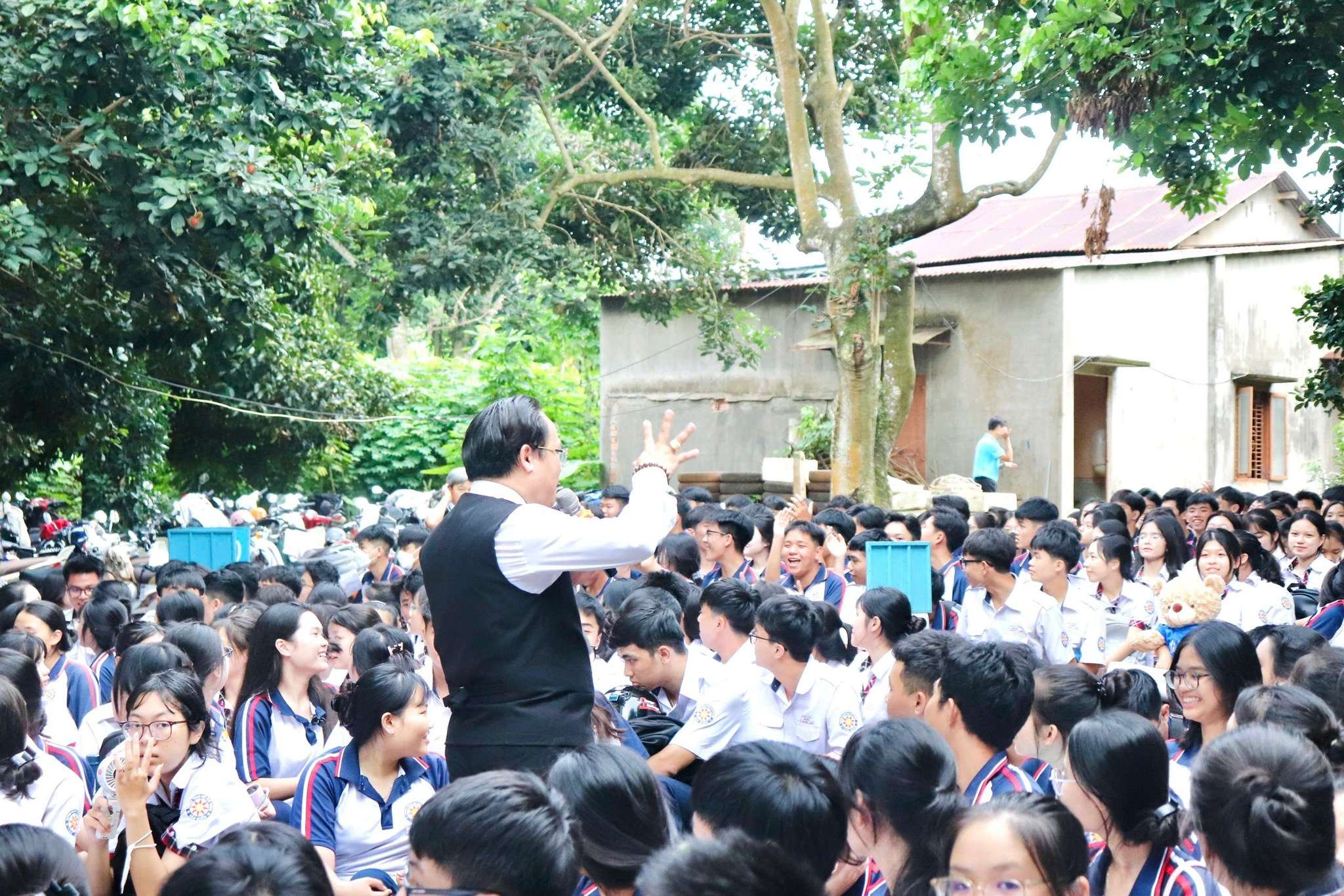 Sống chất – Làm thật – Đúng tầm cùng Trường THPT Văn Hiến và Đại học Hoa Sen năm học 2025-2026