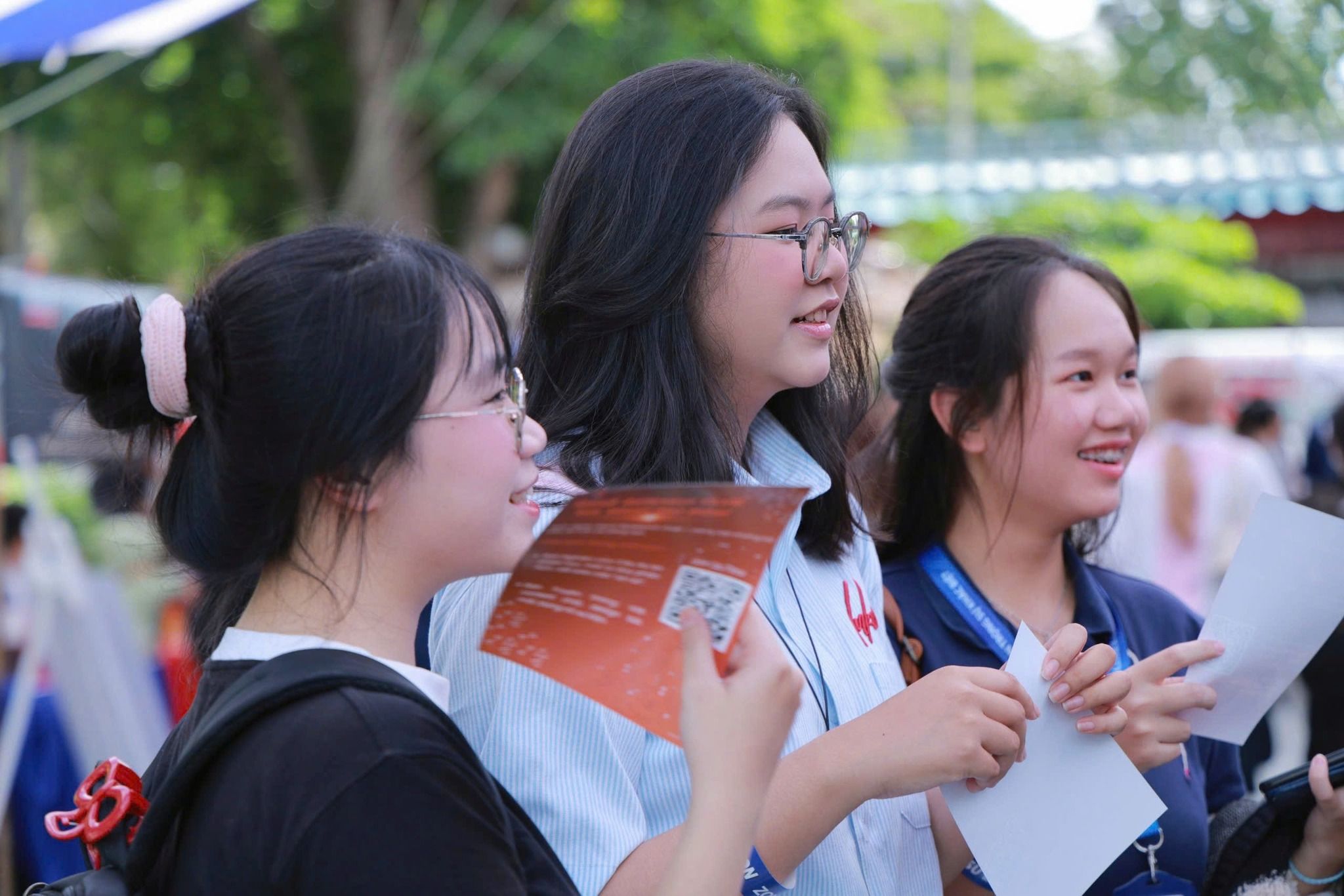 Tân sinh viên K25 HSU trong ngày Lễ chào đón Tân sinh vien HSU Welcome Day 2025