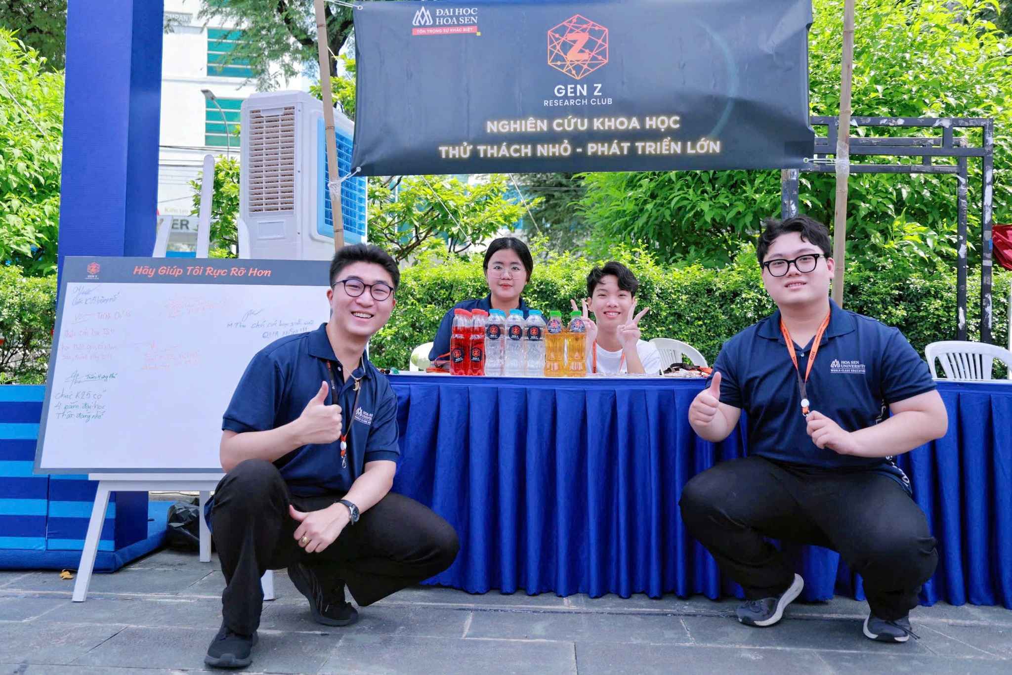 Tân sinh viên K25 HSU trong ngày Lễ chào đón Tân sinh vien HSU Welcome Day 2025