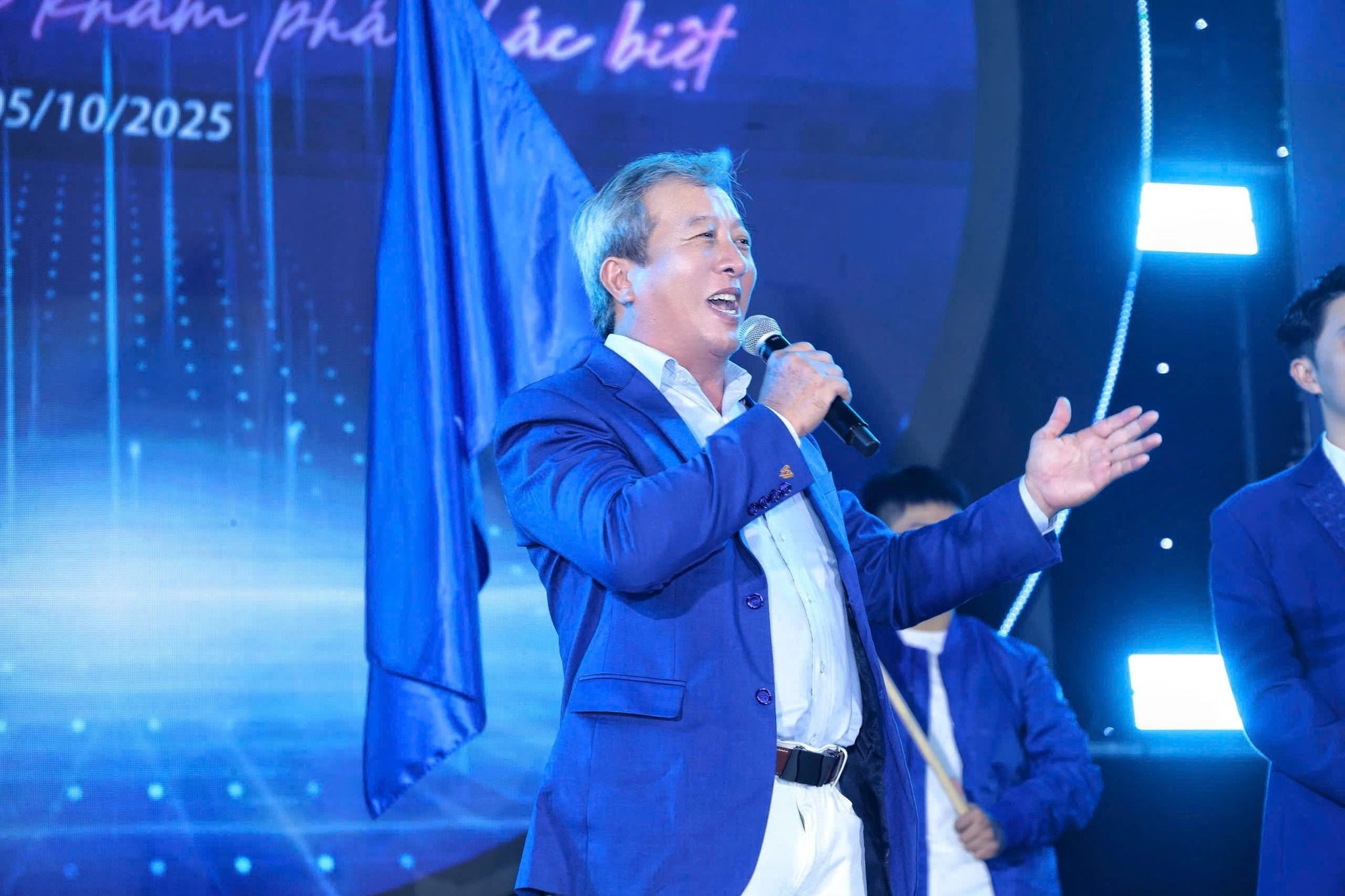 Tân sinh viên K25 HSU trong ngày Lễ chào đón Tân sinh vien HSU Welcome Day 2025