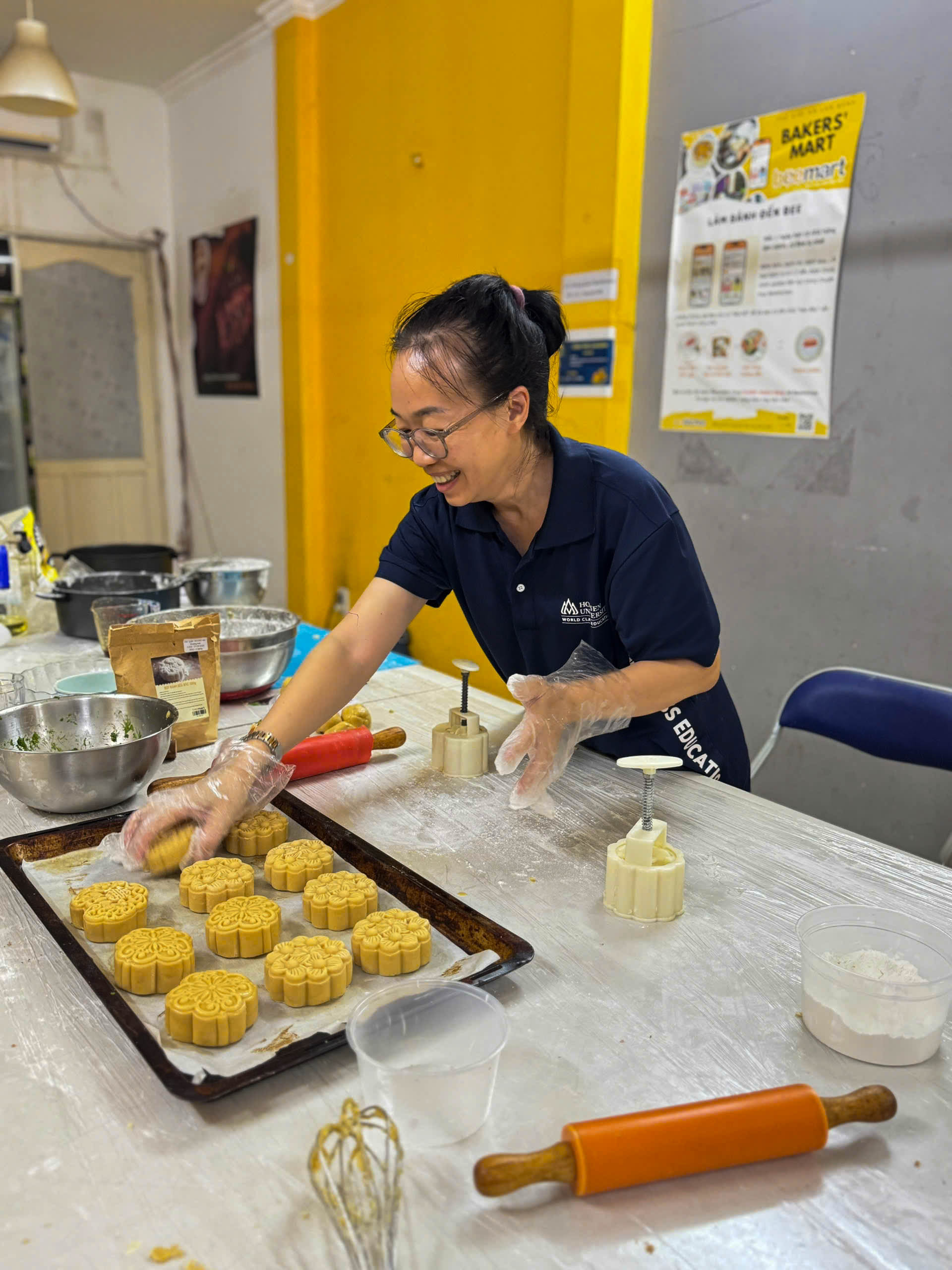 ThS. Mai Quyết Thắng – 10 năm làm bánh trung thu tặng bệnh nhi suy thận