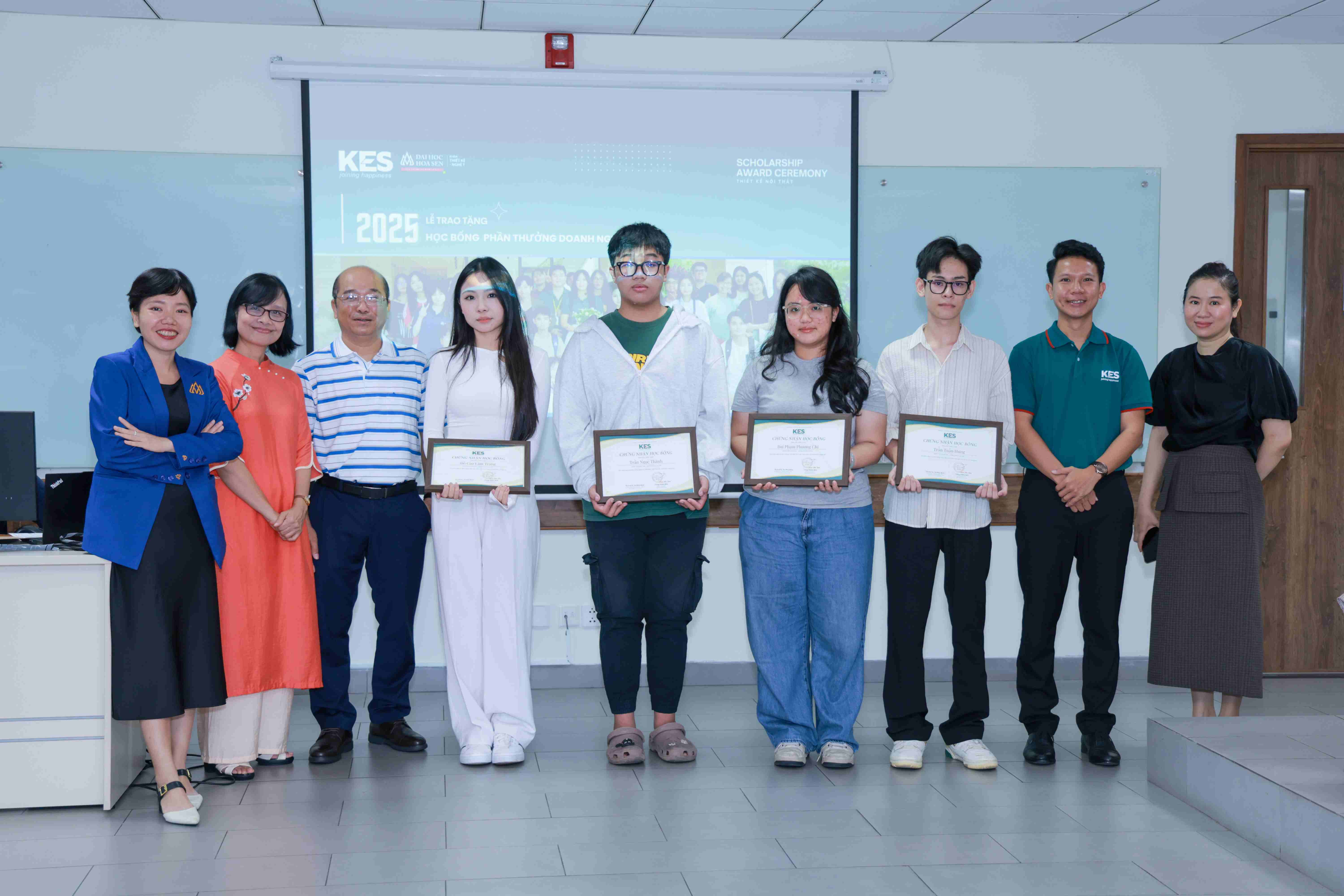 Sự kiện Trao học bổng cho sinh viên ngành thiết kế nội thất HSU