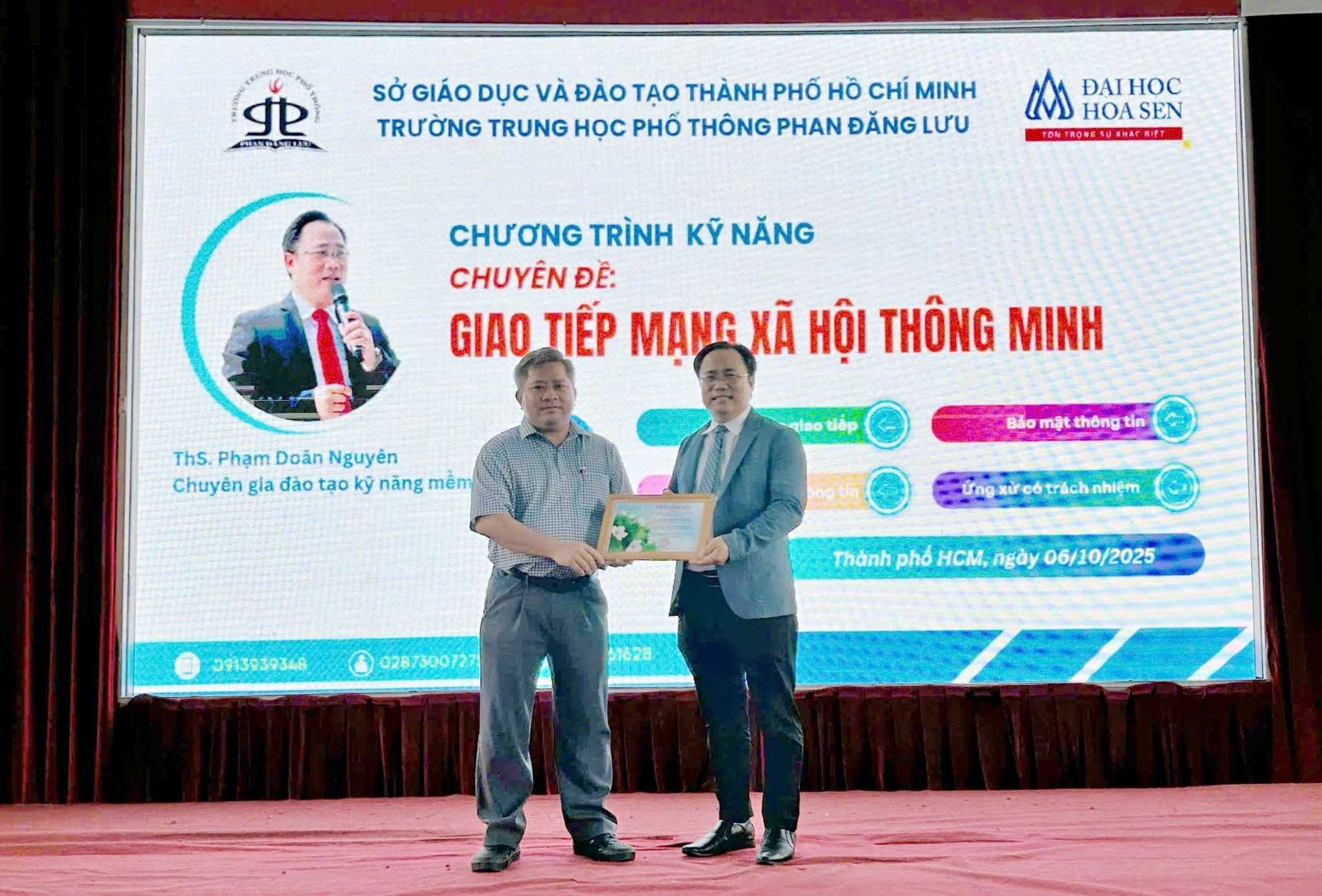 Trường THPT Phan Đăng Lưu với chuyên đề "Giao tiếp mạng xã hội thông minh"